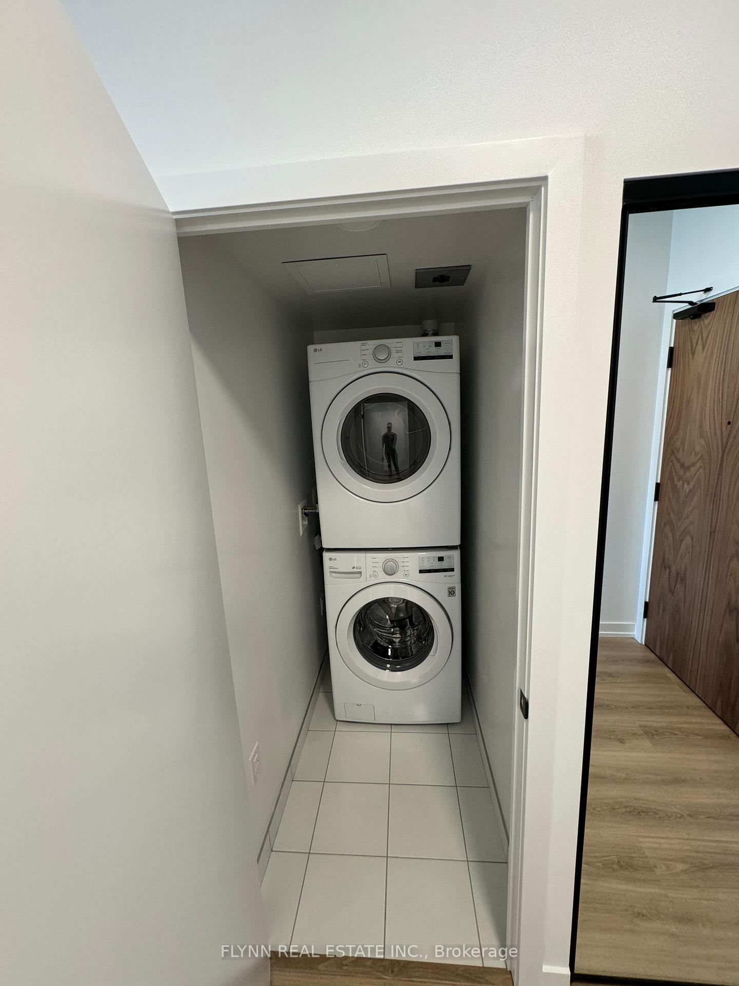Photo 10 of Unit 416, 10 Lagerfeld Drive, Brampton, Northwest Brampton — HOMEH