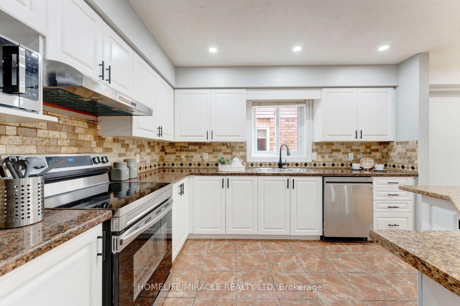 Photo 14 of 133 Steepleridge Street, Kitchener, Doon South — HOMEH