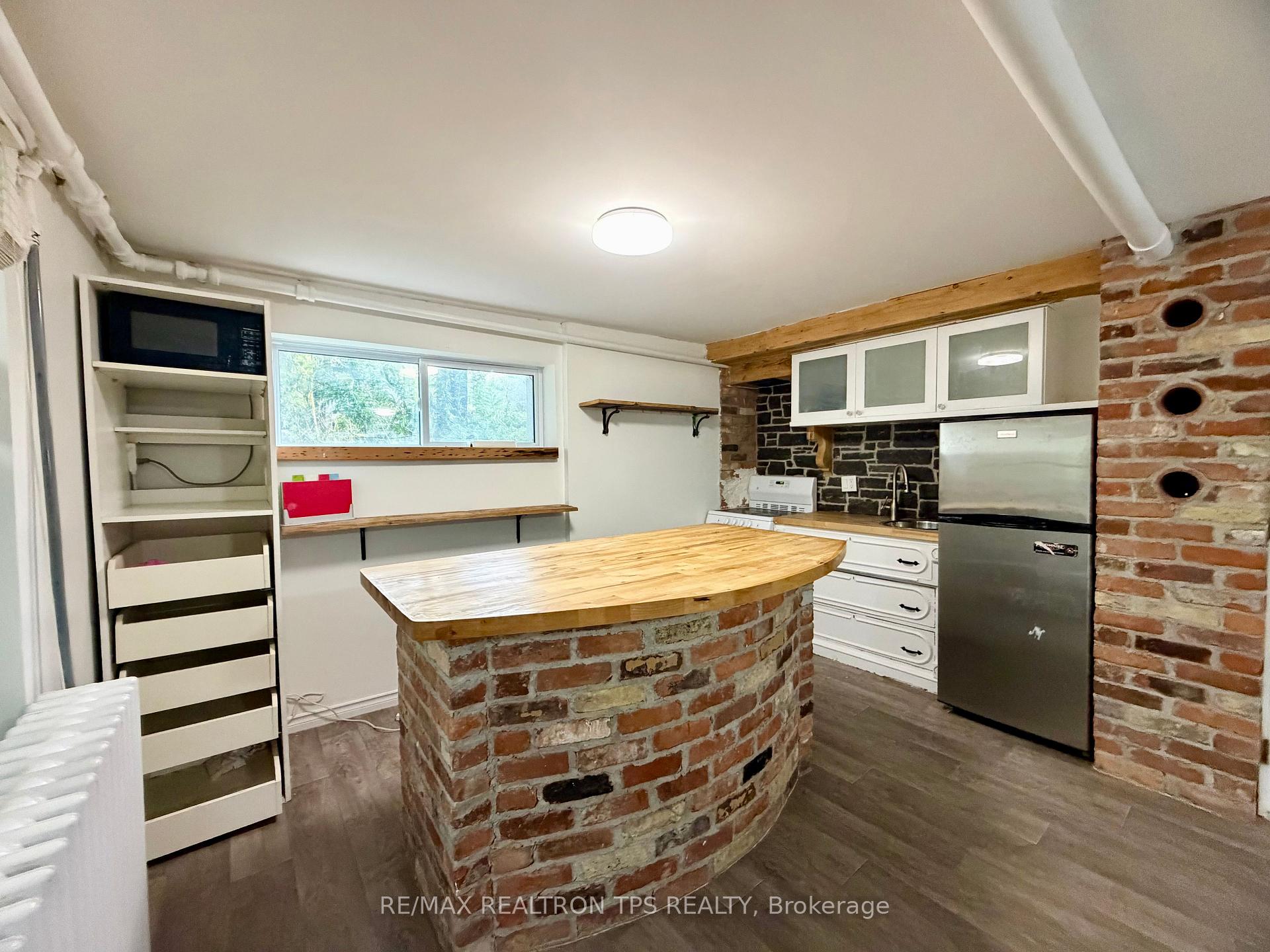 Photo 6 of Unit 2, 54 Lawson Road, Clarington, Courtice — HOMEH