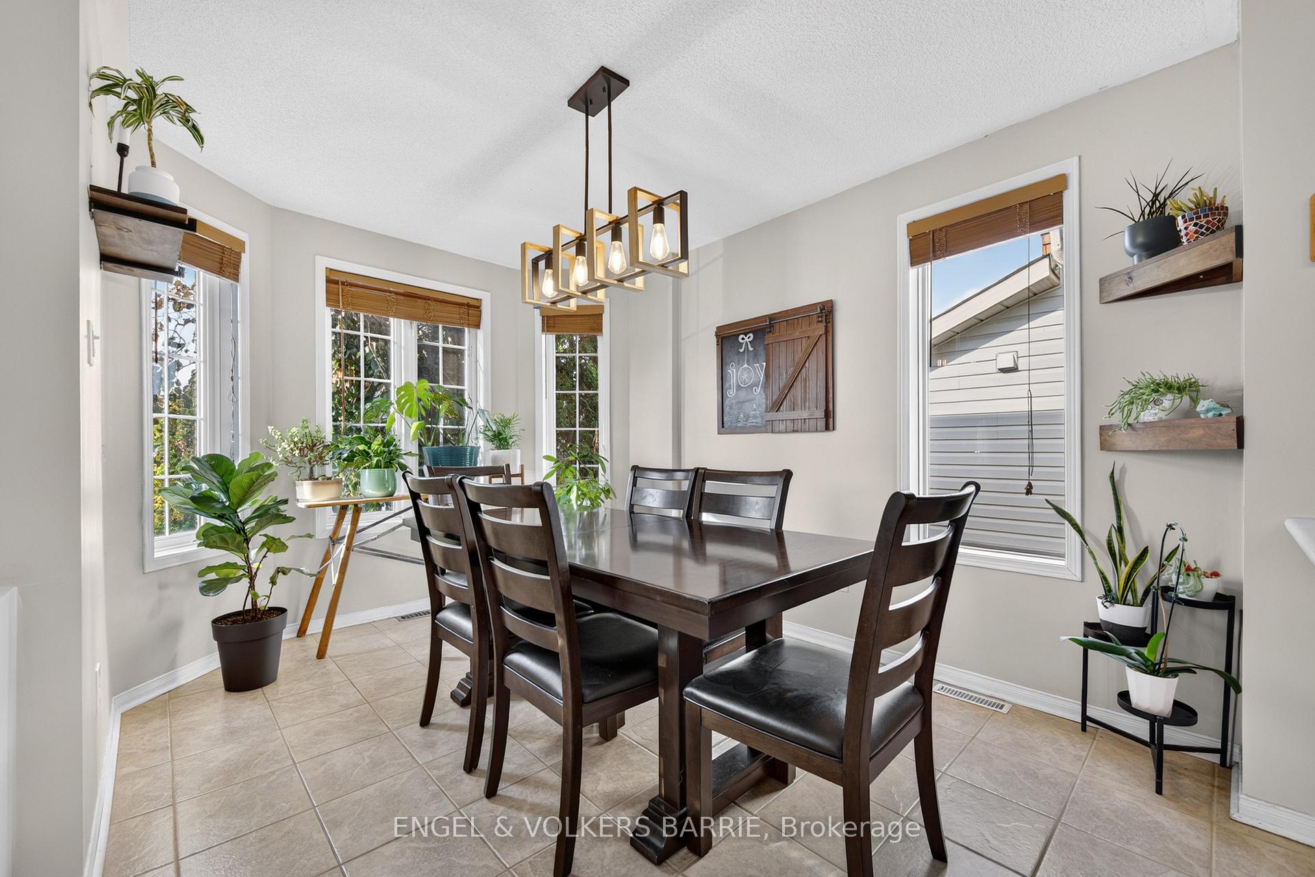 Photo 9 of 40 Willow Drive, Barrie, Holly — HOMEH