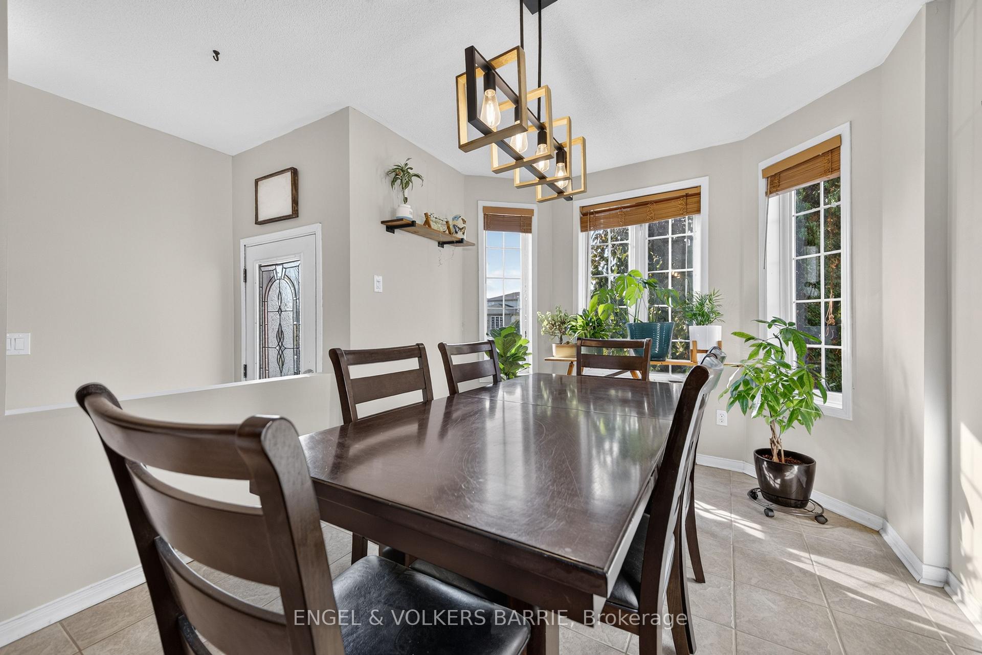 Photo 10 of 40 Willow Drive, Barrie, Holly — HOMEH