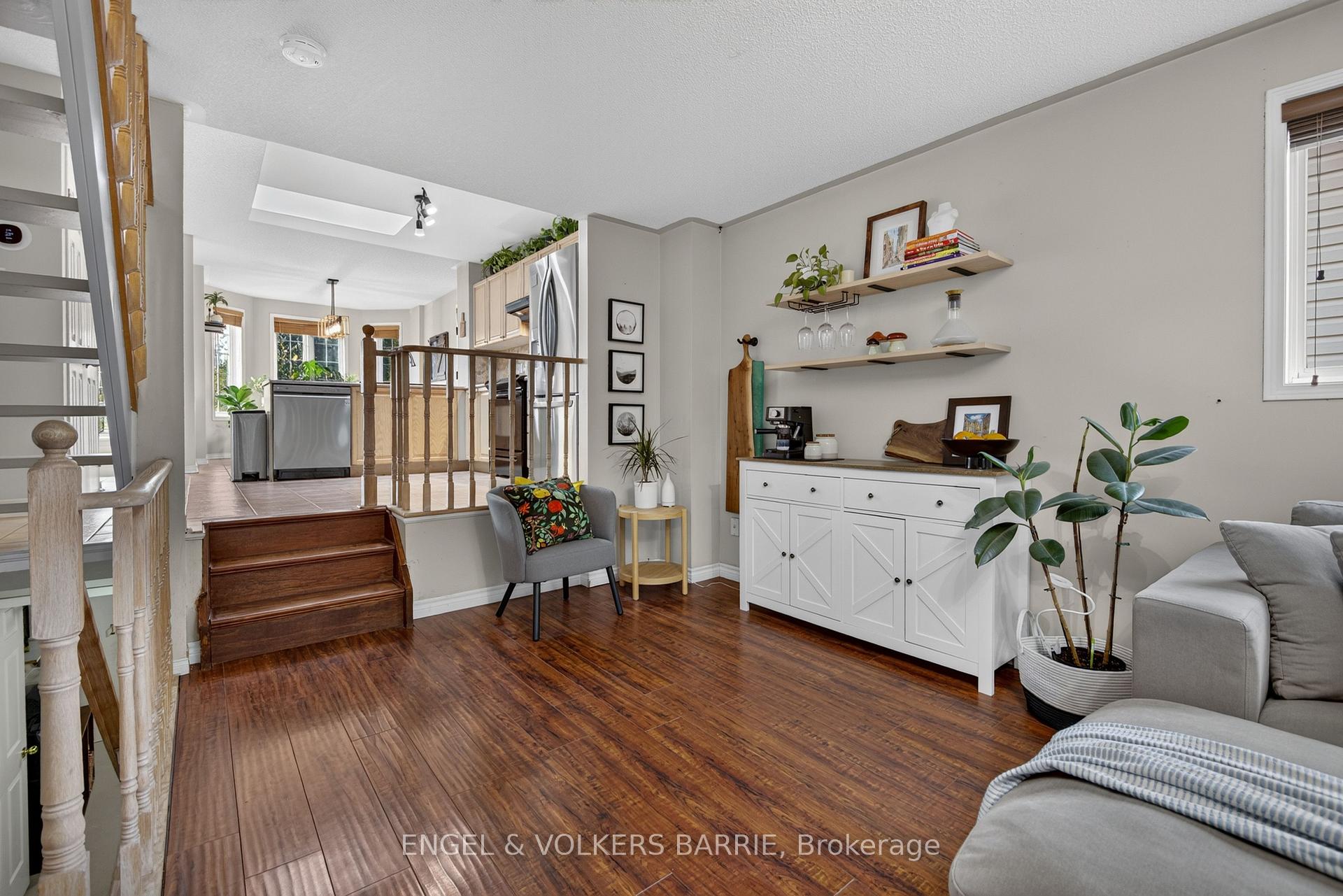 Photo 12 of 40 Willow Drive, Barrie, Holly — HOMEH