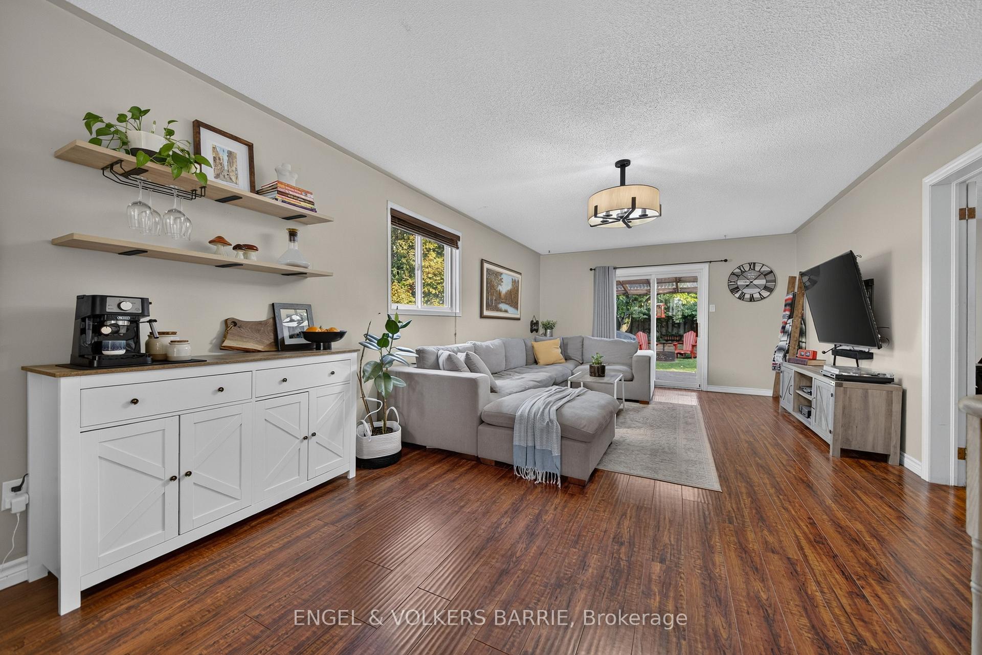 Photo 13 of 40 Willow Drive, Barrie, Holly — HOMEH