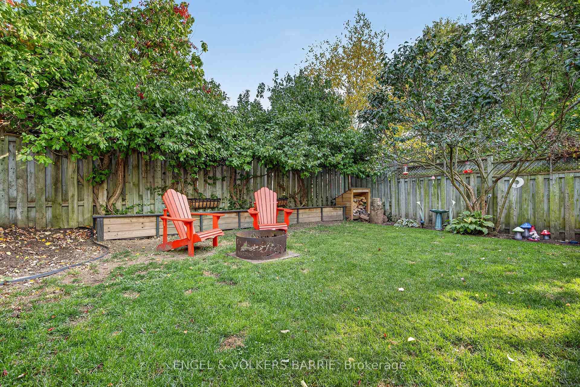 Photo 32 of 40 Willow Drive, Barrie, Holly — HOMEH