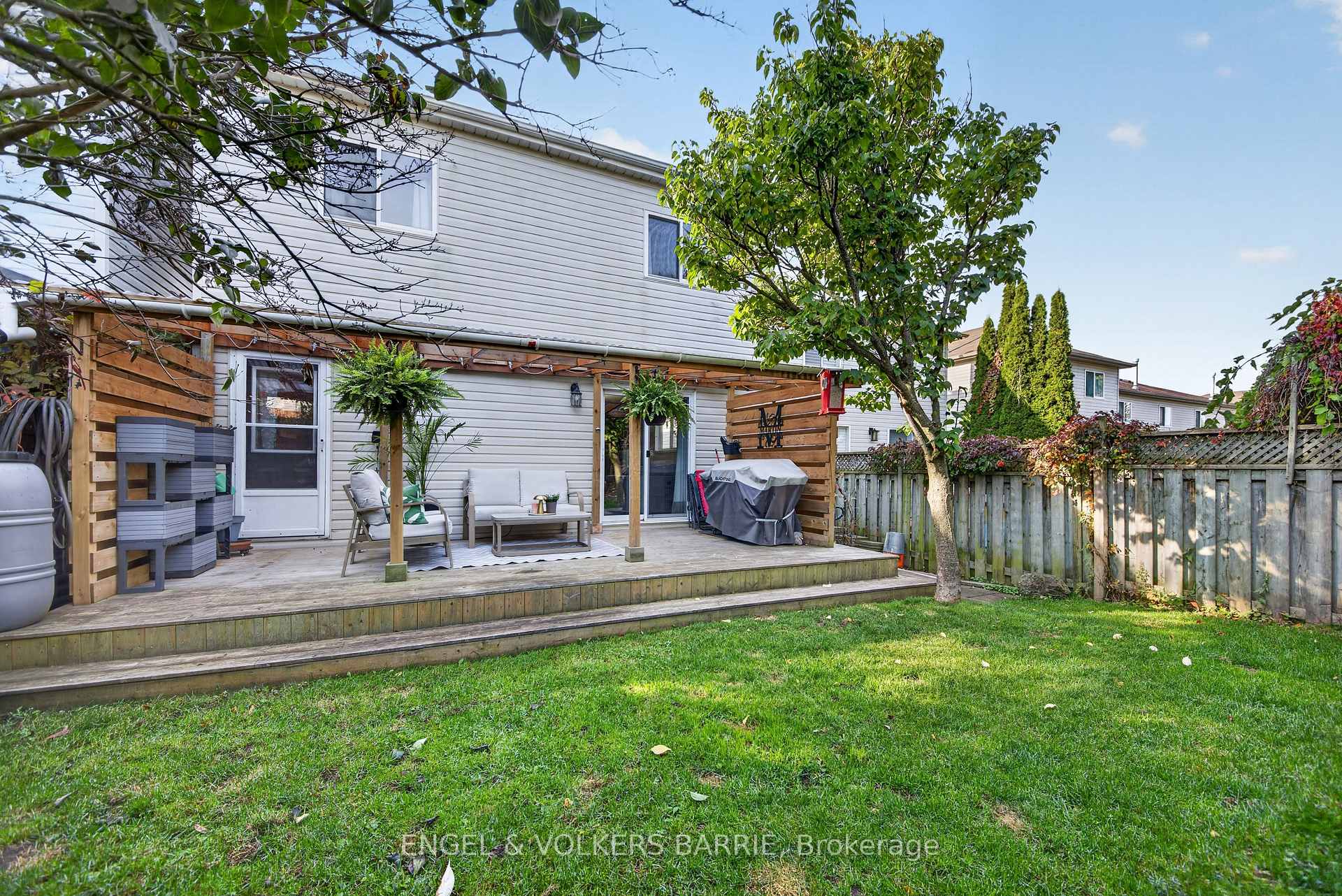 Photo 33 of 40 Willow Drive, Barrie, Holly — HOMEH