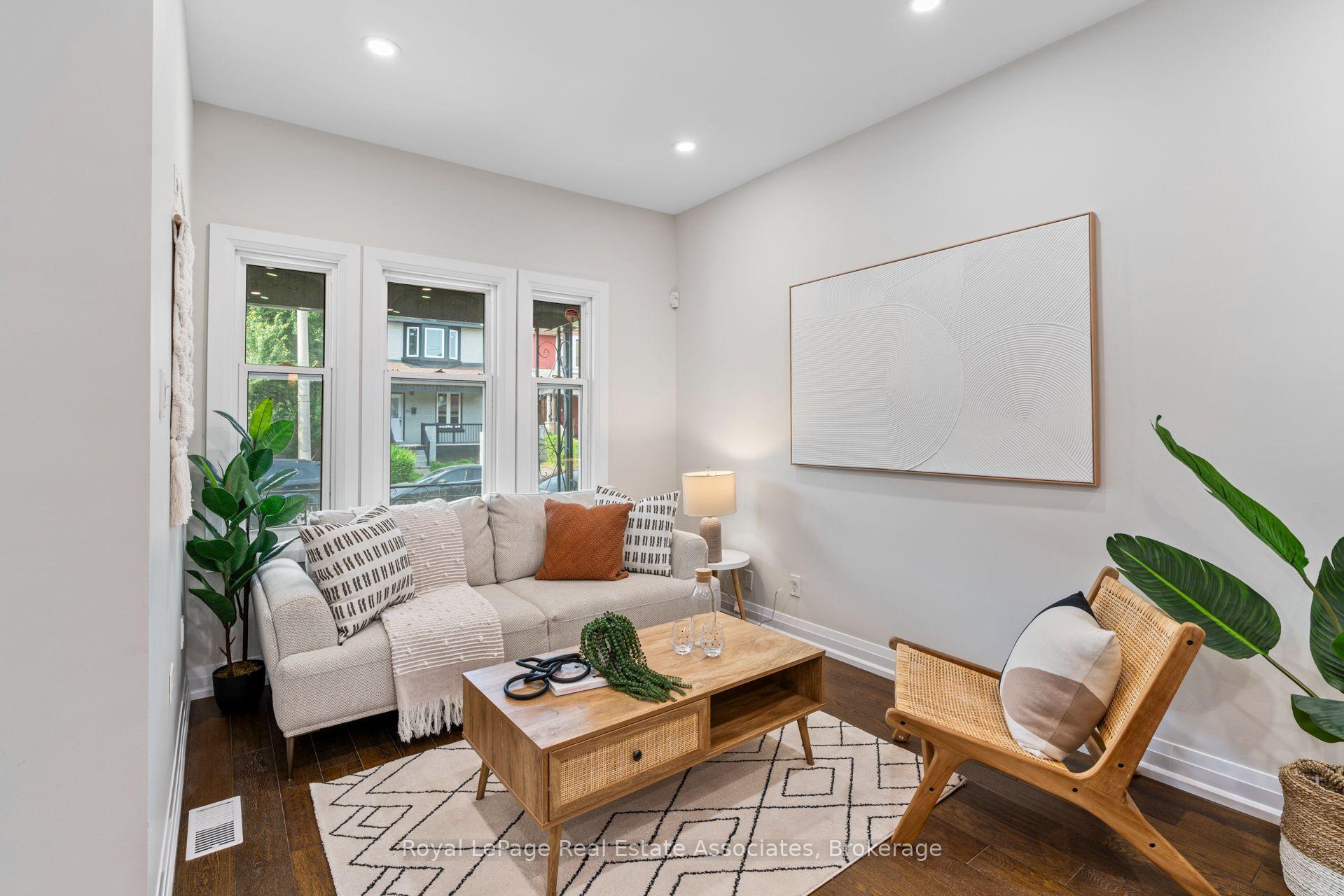 Photo 4 of Unit Upper, 23 Somerset Avenue, Hamilton, Stipley — HOMEH