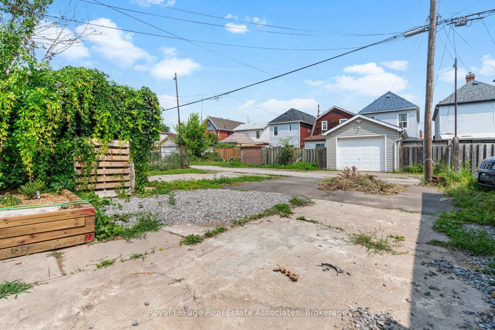 Photo 25 of Unit Upper, 23 Somerset Avenue, Hamilton, Stipley — HOMEH