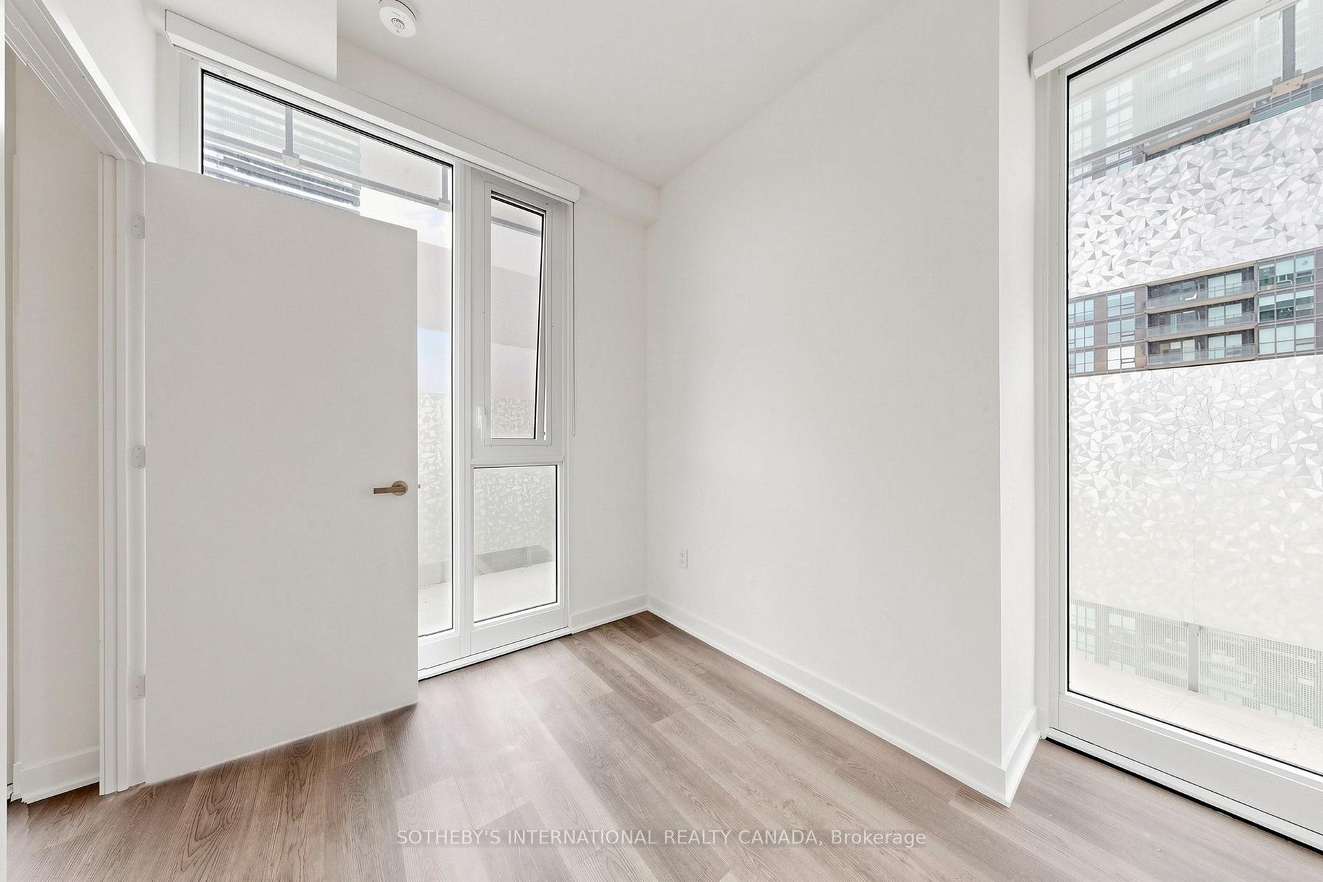 Photo 14 of Unit 1809, 3900 Confederation Parkway, Mississauga, City Centre — HOMEH