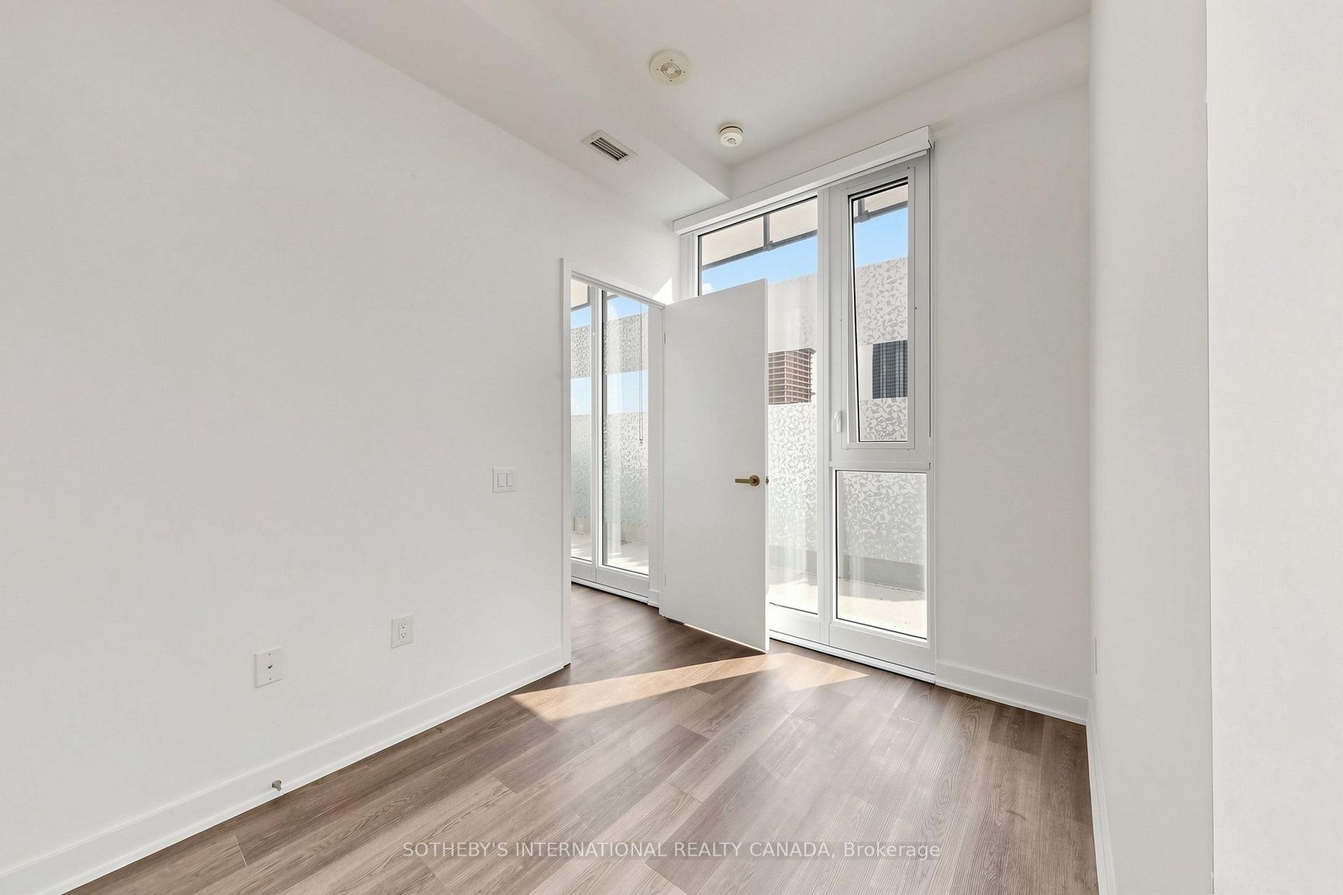 Photo 18 of Unit 1809, 3900 Confederation Parkway, Mississauga, City Centre — HOMEH