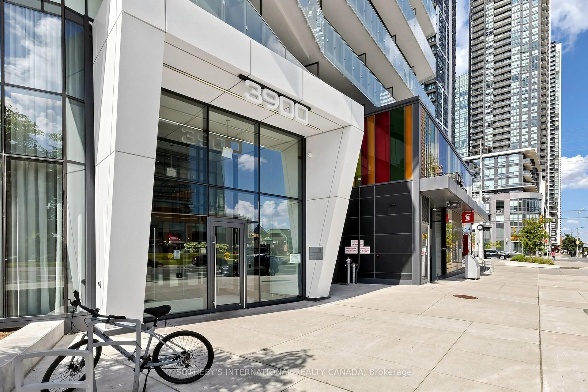Photo 5 of Unit 1809, 3900 Confederation Parkway, Mississauga, City Centre — HOMEH