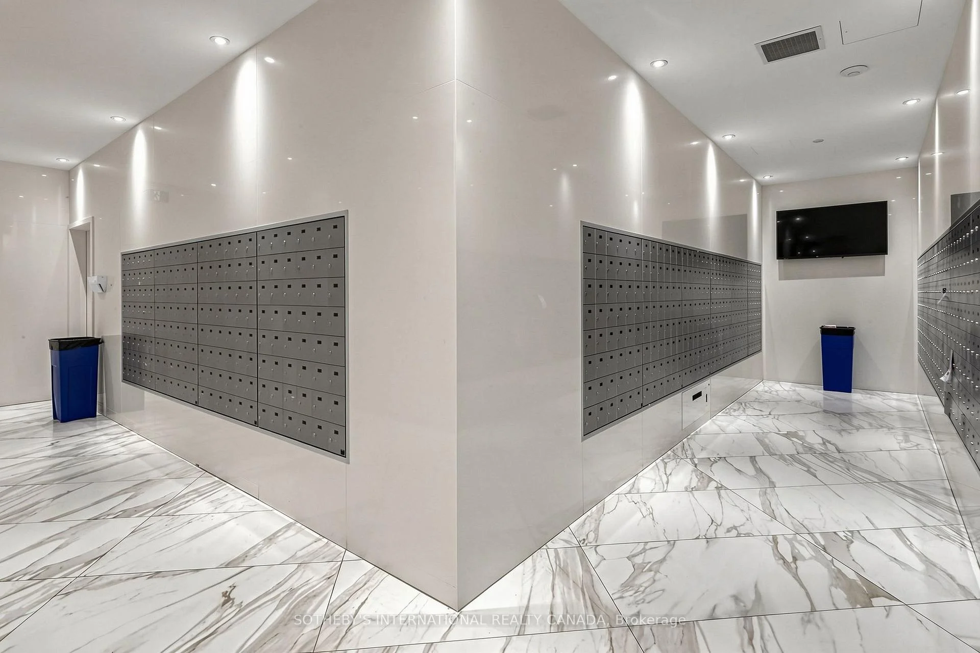 Photo 7 of Unit 1809, 3900 Confederation Parkway, Mississauga, City Centre — HOMEH