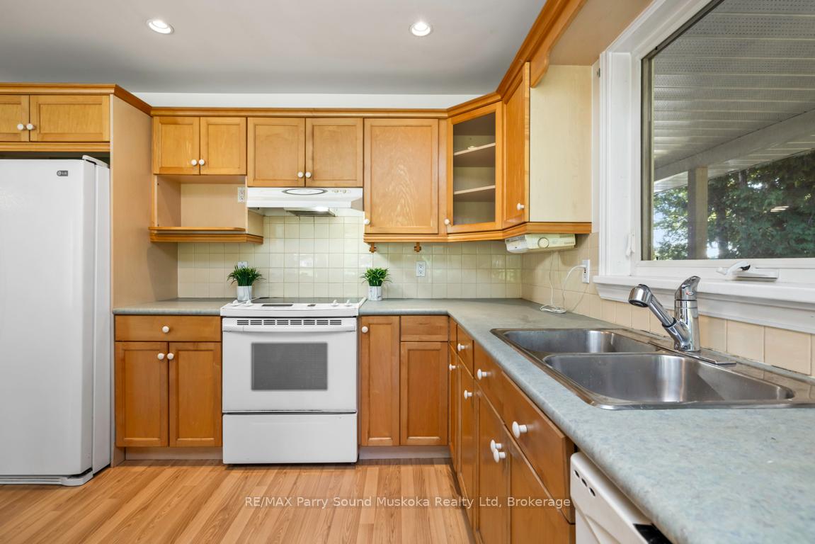 Photo 15 of 149 William Street, Parry Sound — HOMEH