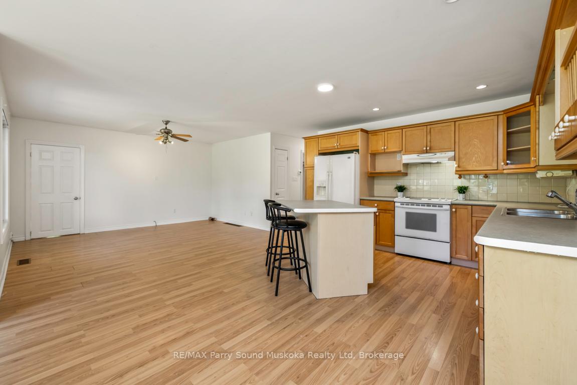 Photo 16 of 149 William Street, Parry Sound — HOMEH