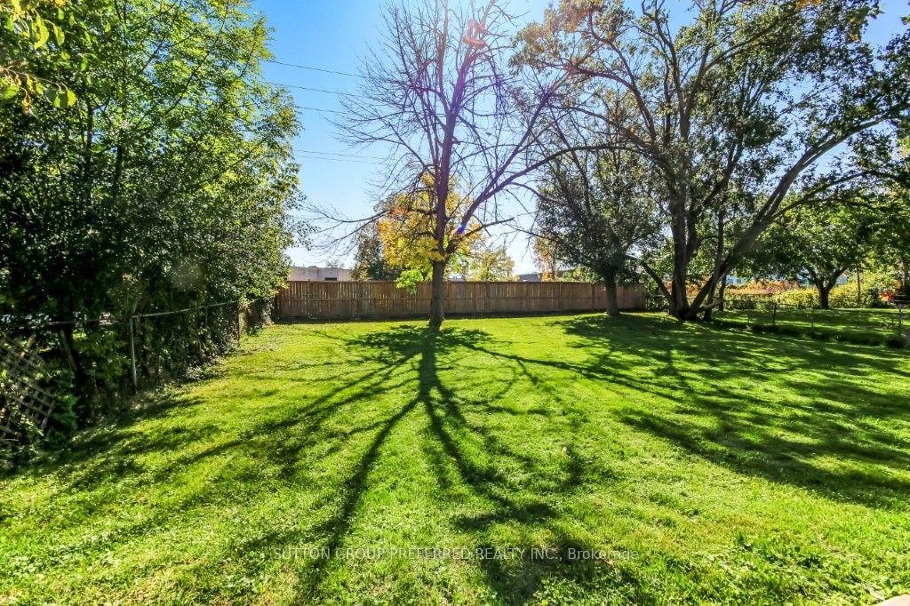 Photo 20 of 39 Metcalfe Crescent, London, South Y — HOMEH