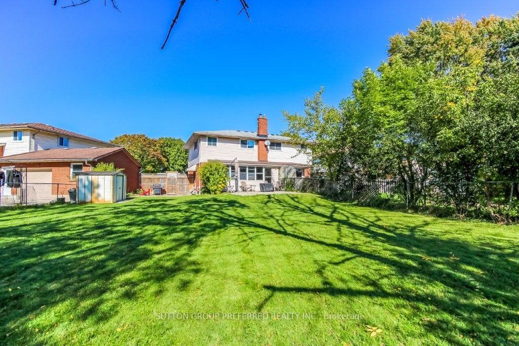 Photo 23 of 39 Metcalfe Crescent, London, South Y — HOMEH