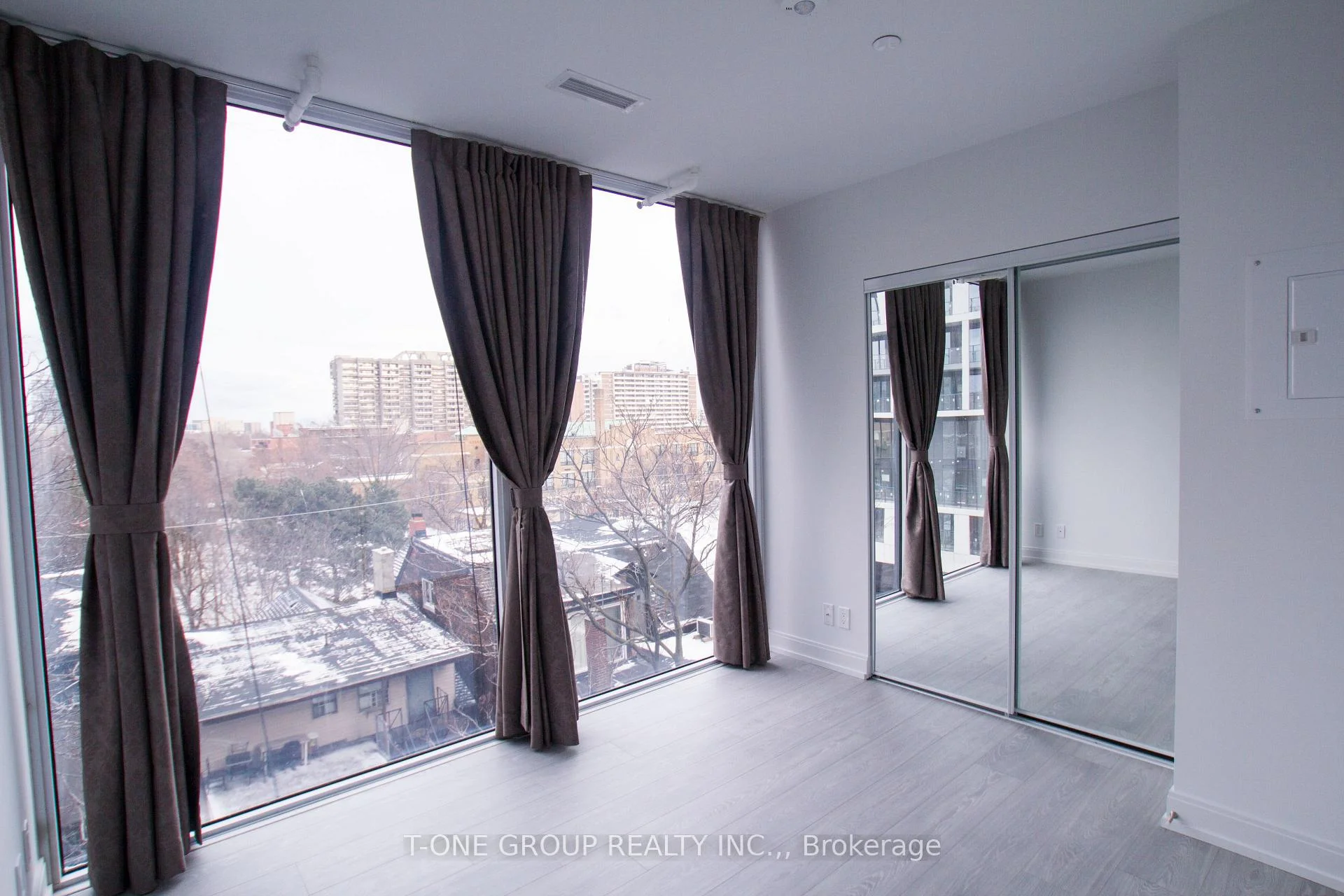 Photo 5 of Unit 505, 181 Dundas Street E, Toronto, Moss Park — HOMEH