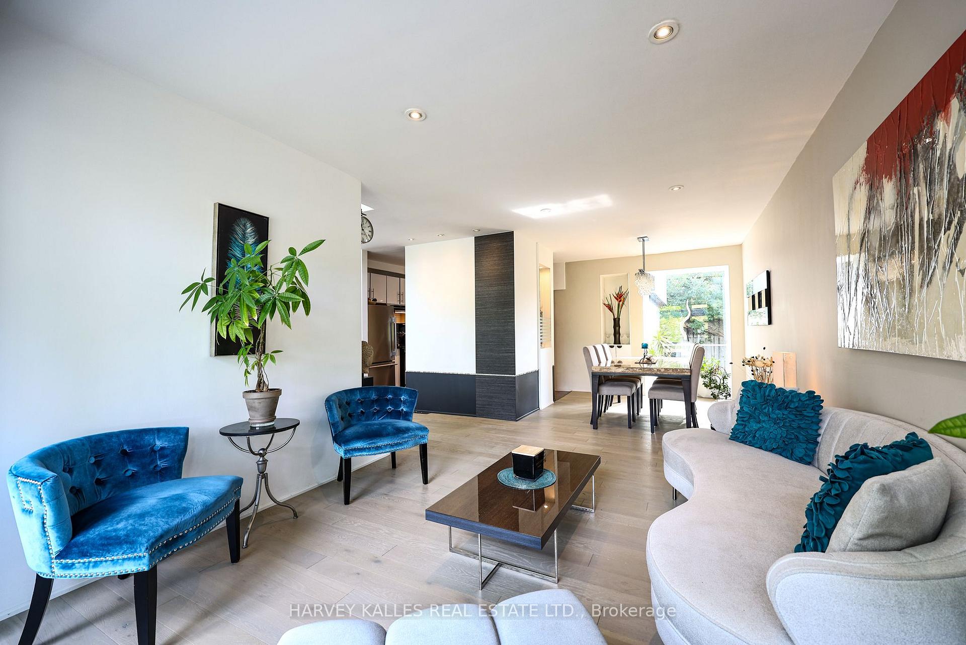 Photo 11 of 90 Berkinshaw Crescent, North York, Banbury-Don Mills — HOMEH
