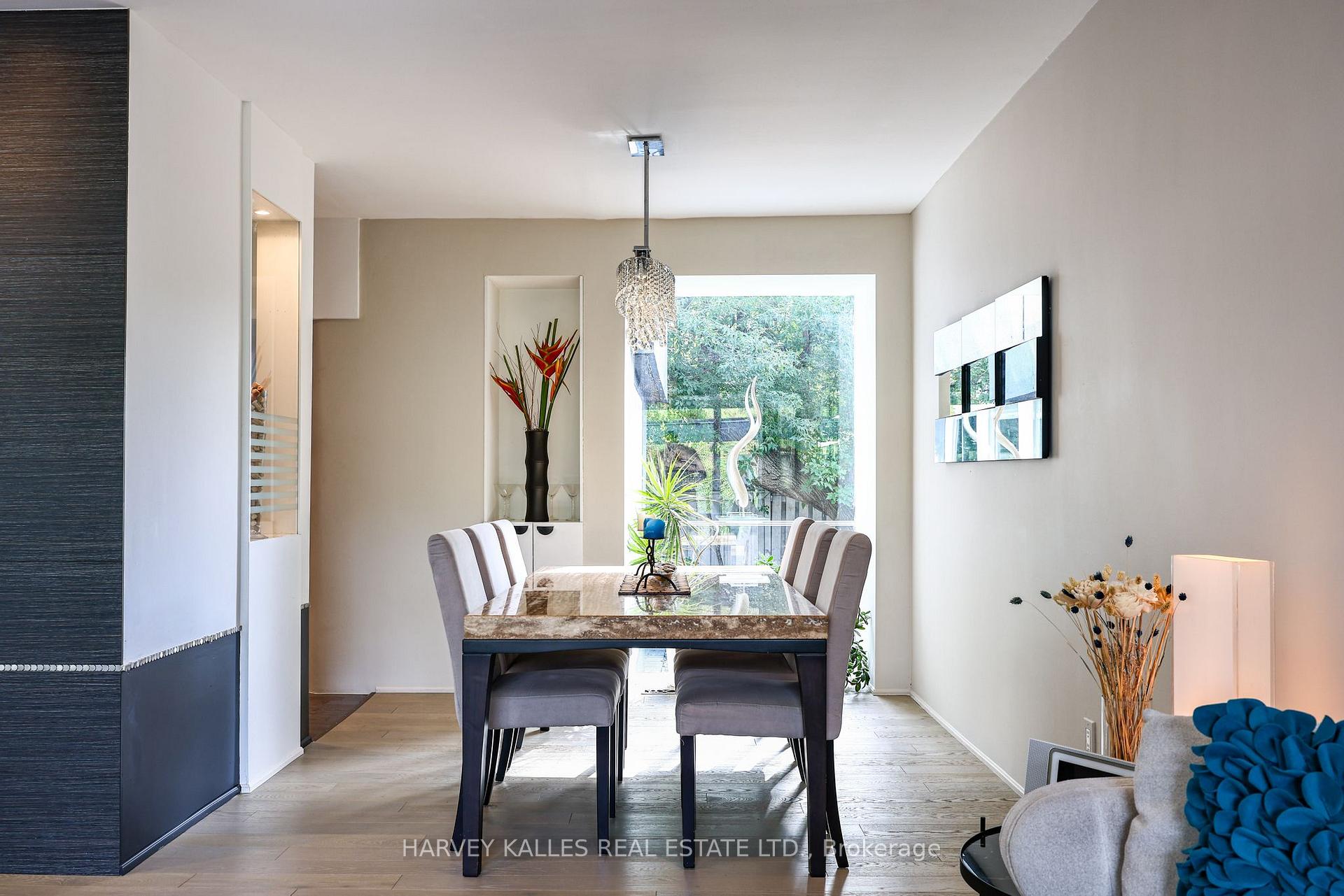 Photo 17 of 90 Berkinshaw Crescent, North York, Banbury-Don Mills — HOMEH