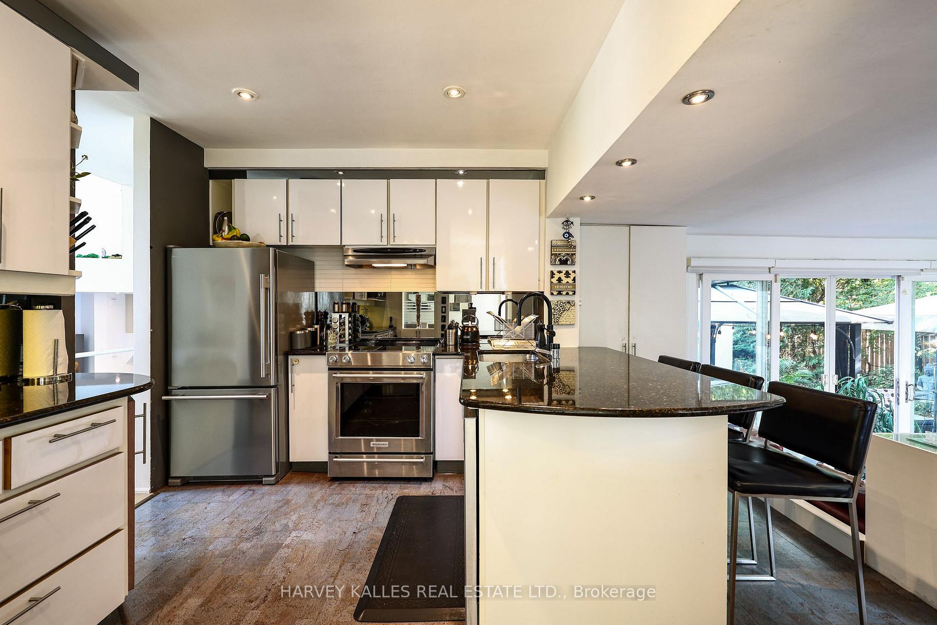 Photo 21 of 90 Berkinshaw Crescent, North York, Banbury-Don Mills — HOMEH