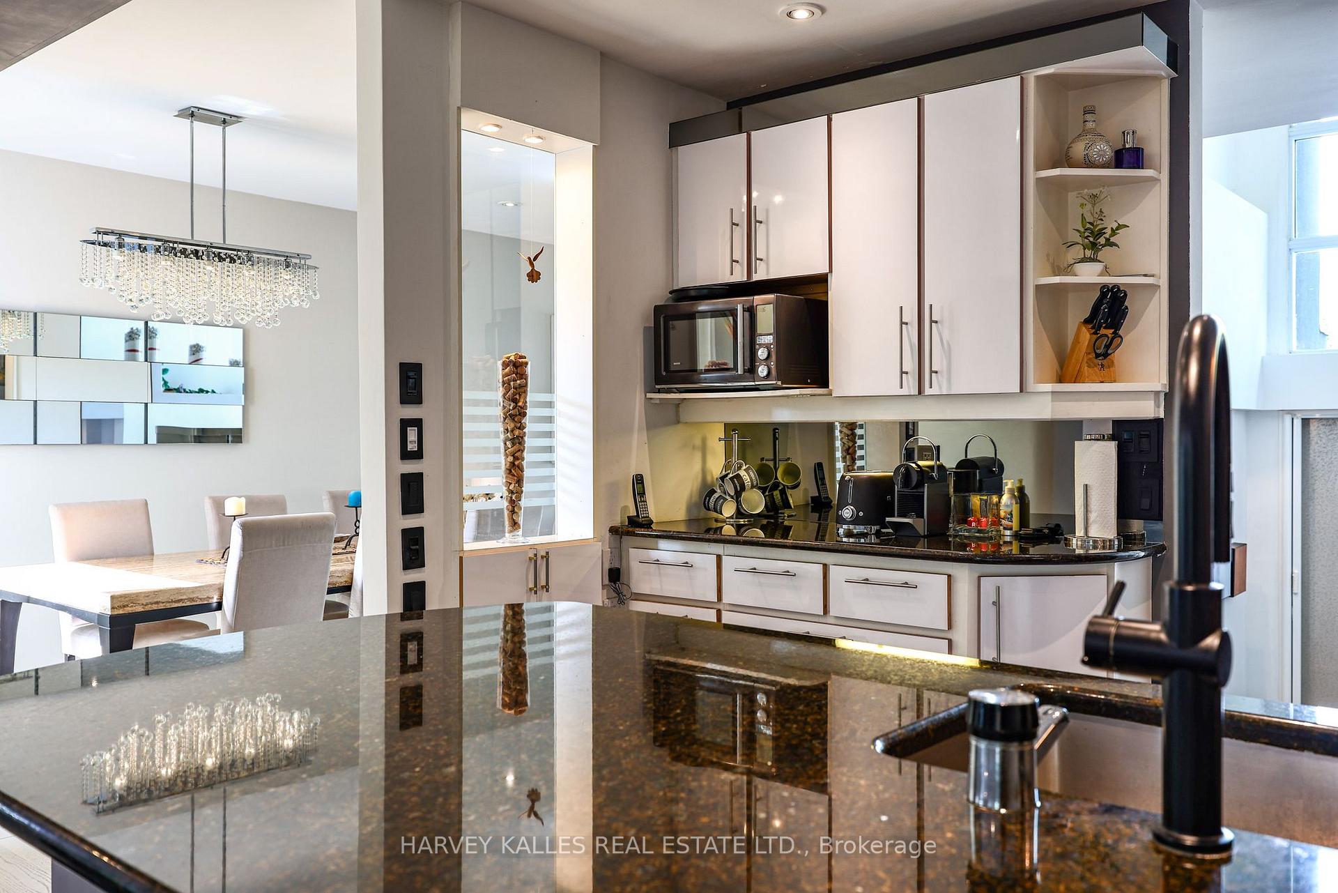 Photo 24 of 90 Berkinshaw Crescent, North York, Banbury-Don Mills — HOMEH