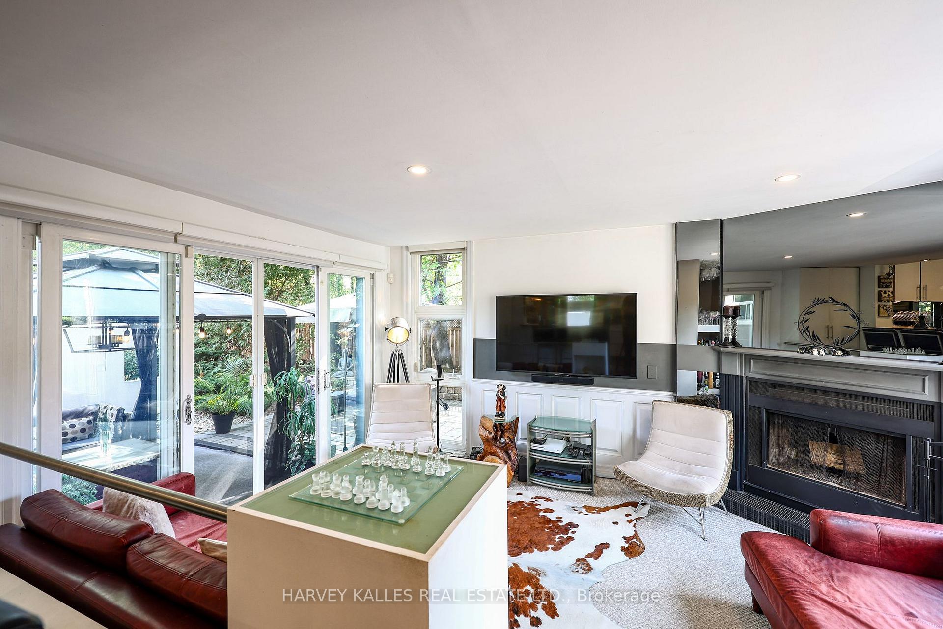 Photo 38 of 90 Berkinshaw Crescent, North York, Banbury-Don Mills — HOMEH