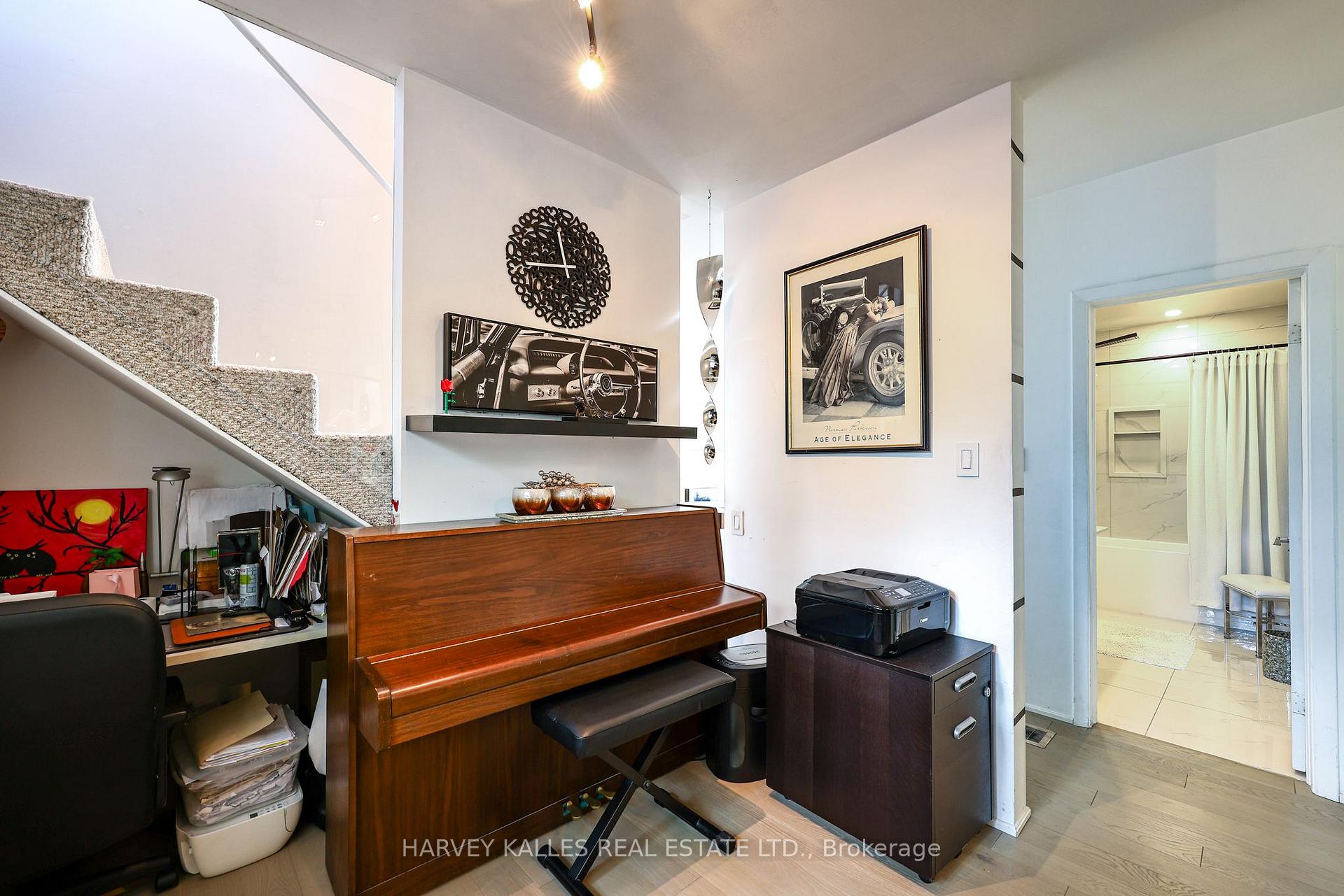Photo 45 of 90 Berkinshaw Crescent, North York, Banbury-Don Mills — HOMEH