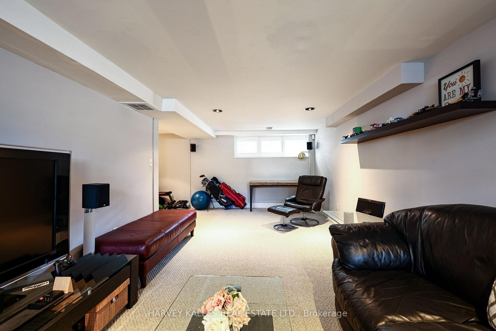 Photo 48 of 90 Berkinshaw Crescent, North York, Banbury-Don Mills — HOMEH