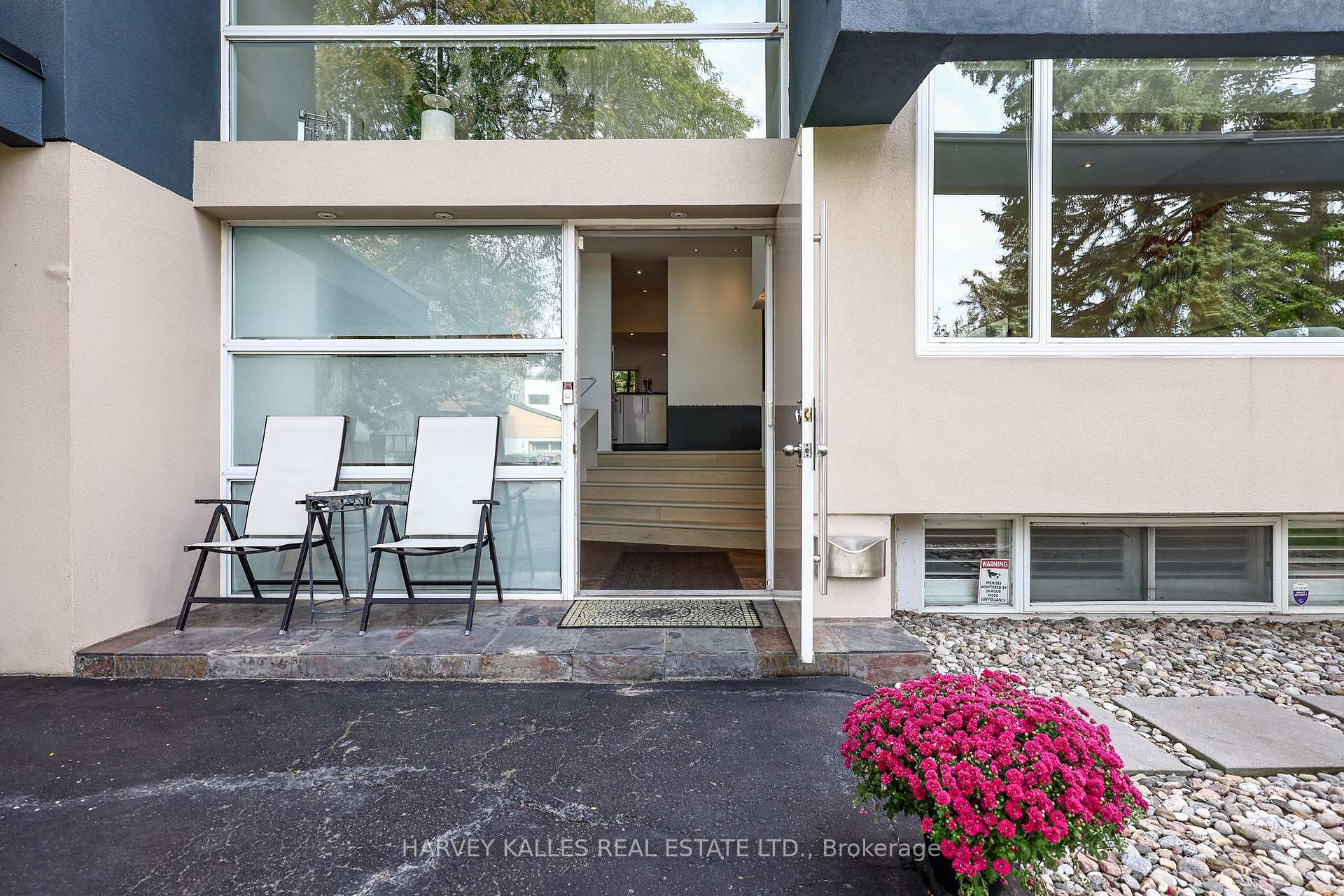 Photo 6 of 90 Berkinshaw Crescent, North York, Banbury-Don Mills — HOMEH