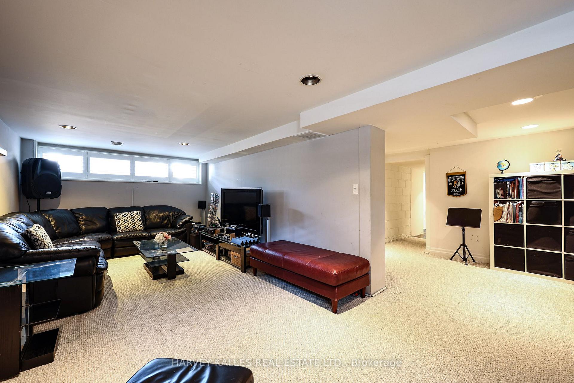 Photo 46 of 90 Berkinshaw Crescent, North York, Banbury-Don Mills — HOMEH