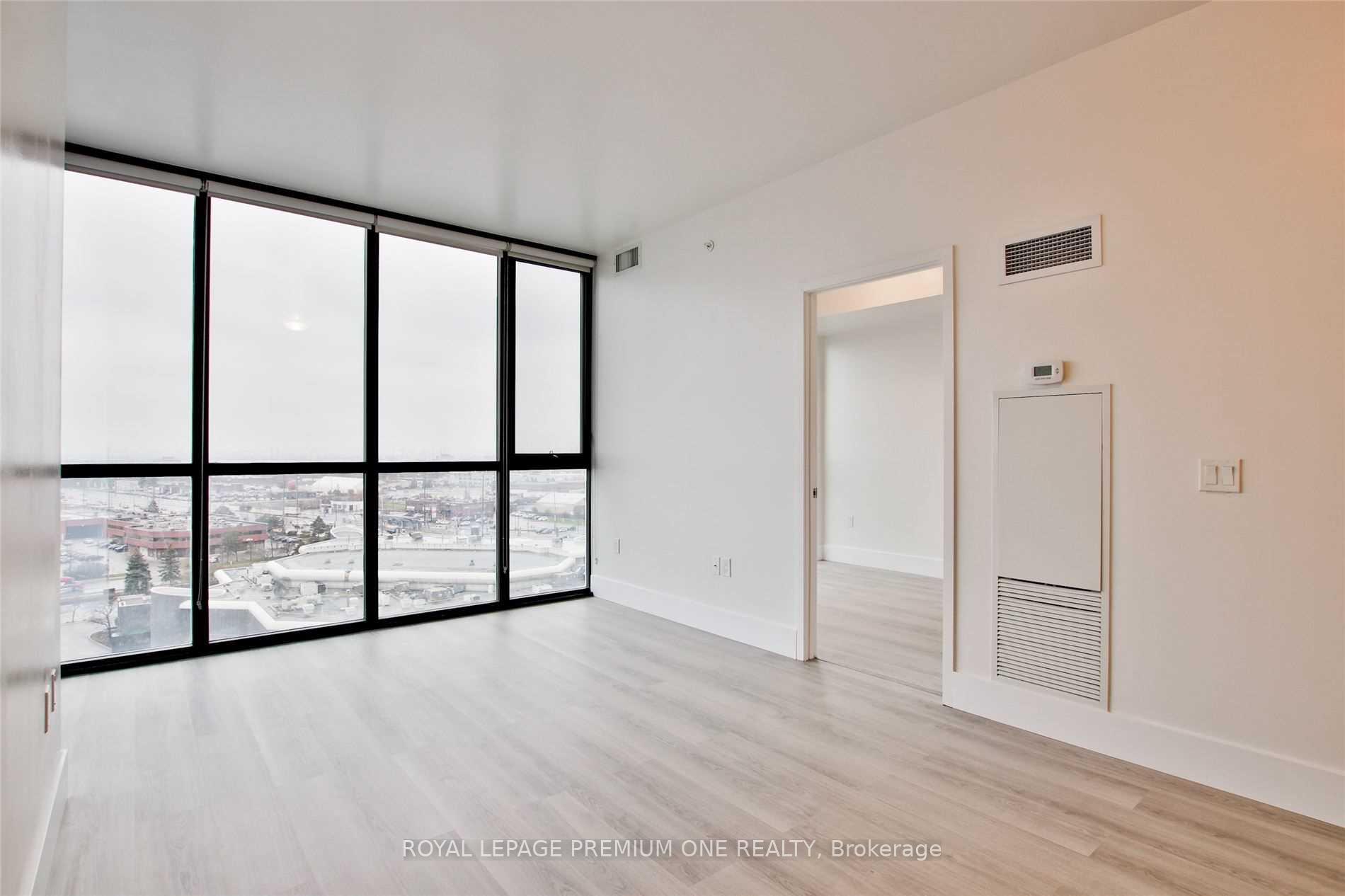 Photo 7 of Unit 1409, 2916 Highway 7 Road, Vaughan, Concord — HOMEH