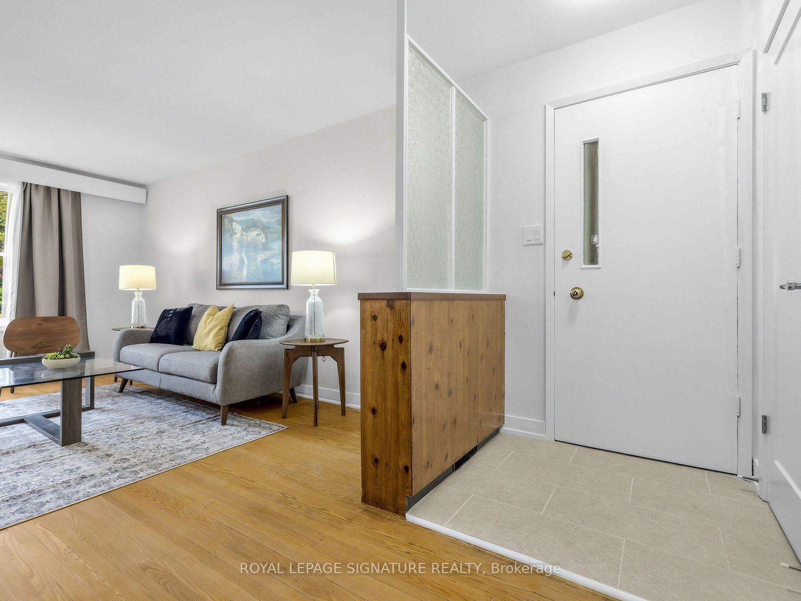 Photo 4 of 165 Wedgewood Drive, North York, Newtonbrook East — HOMEH