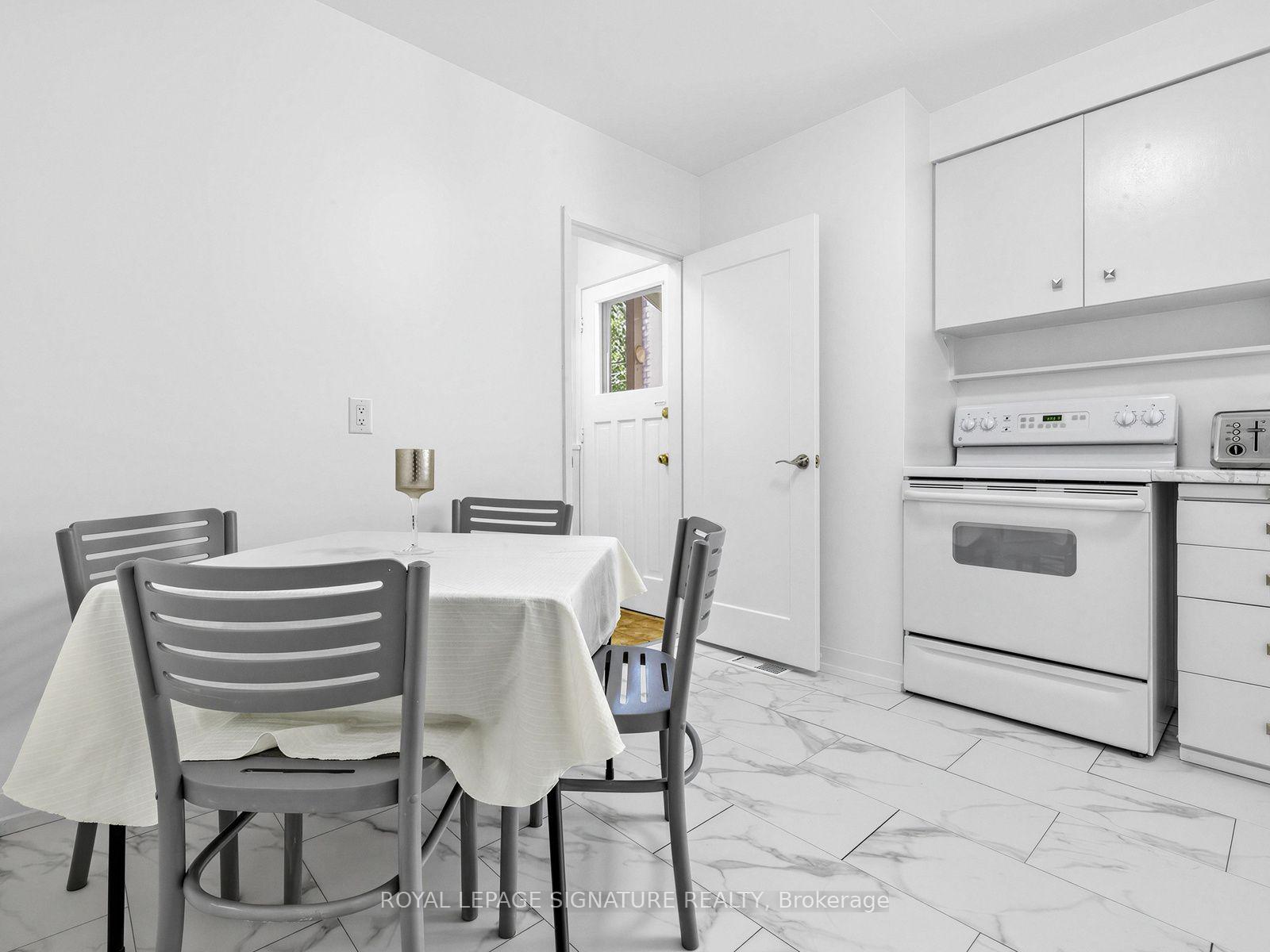Photo 16 of 165 Wedgewood Drive, North York, Newtonbrook East — HOMEH