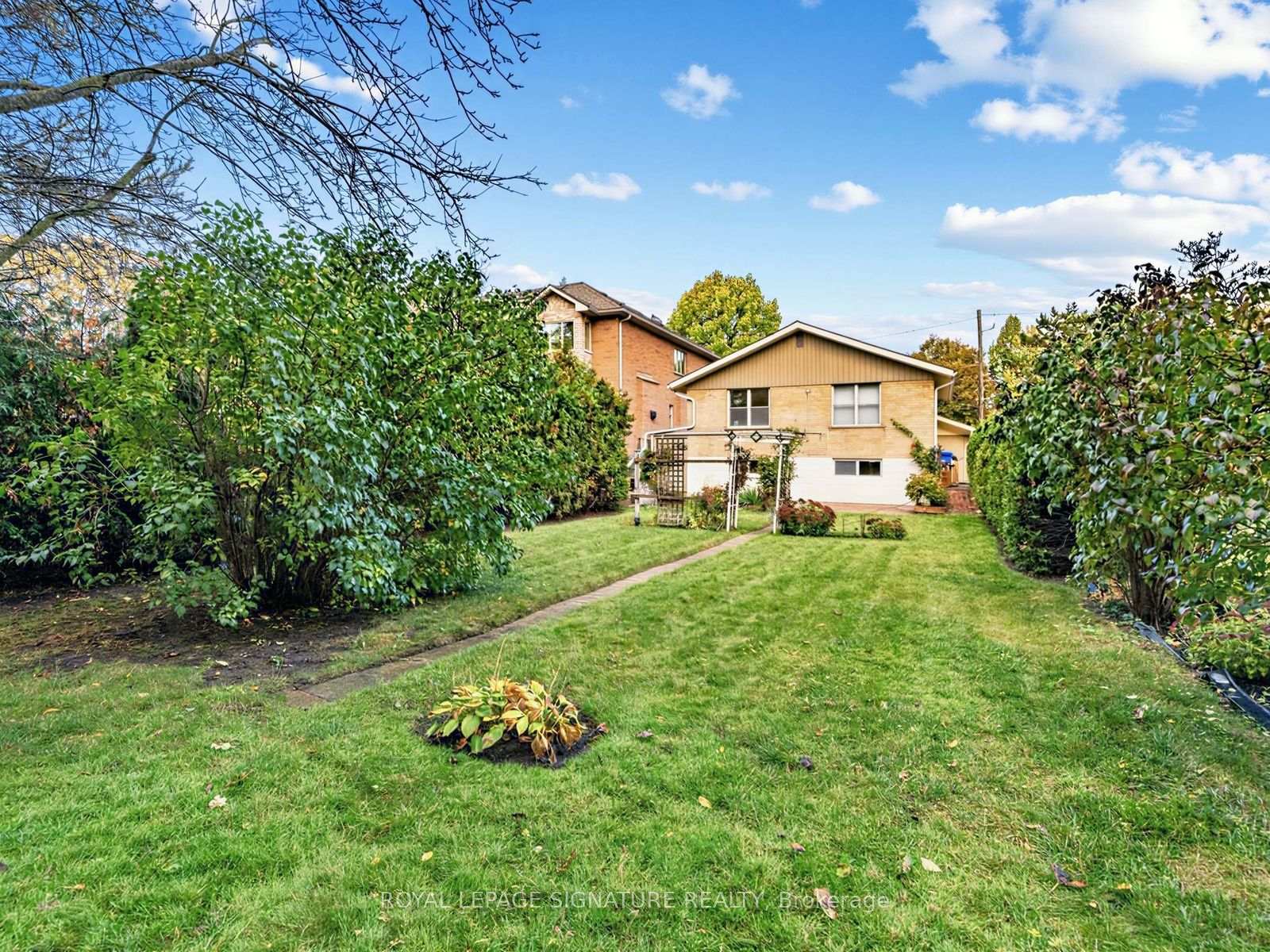 Photo 35 of 165 Wedgewood Drive, North York, Newtonbrook East — HOMEH