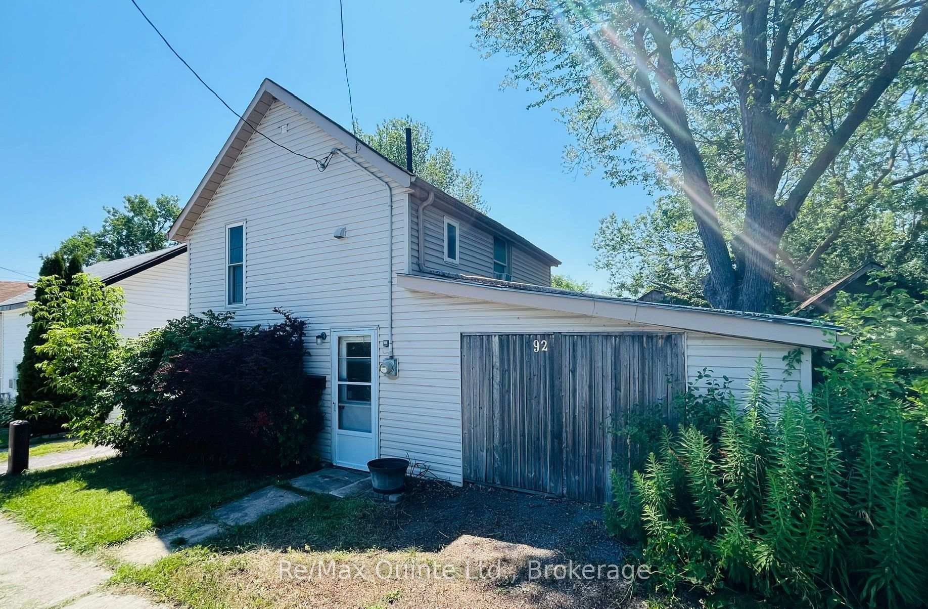Photo 2 of 92 Foster Avenue S, Belleville, Belleville Ward — HOMEH