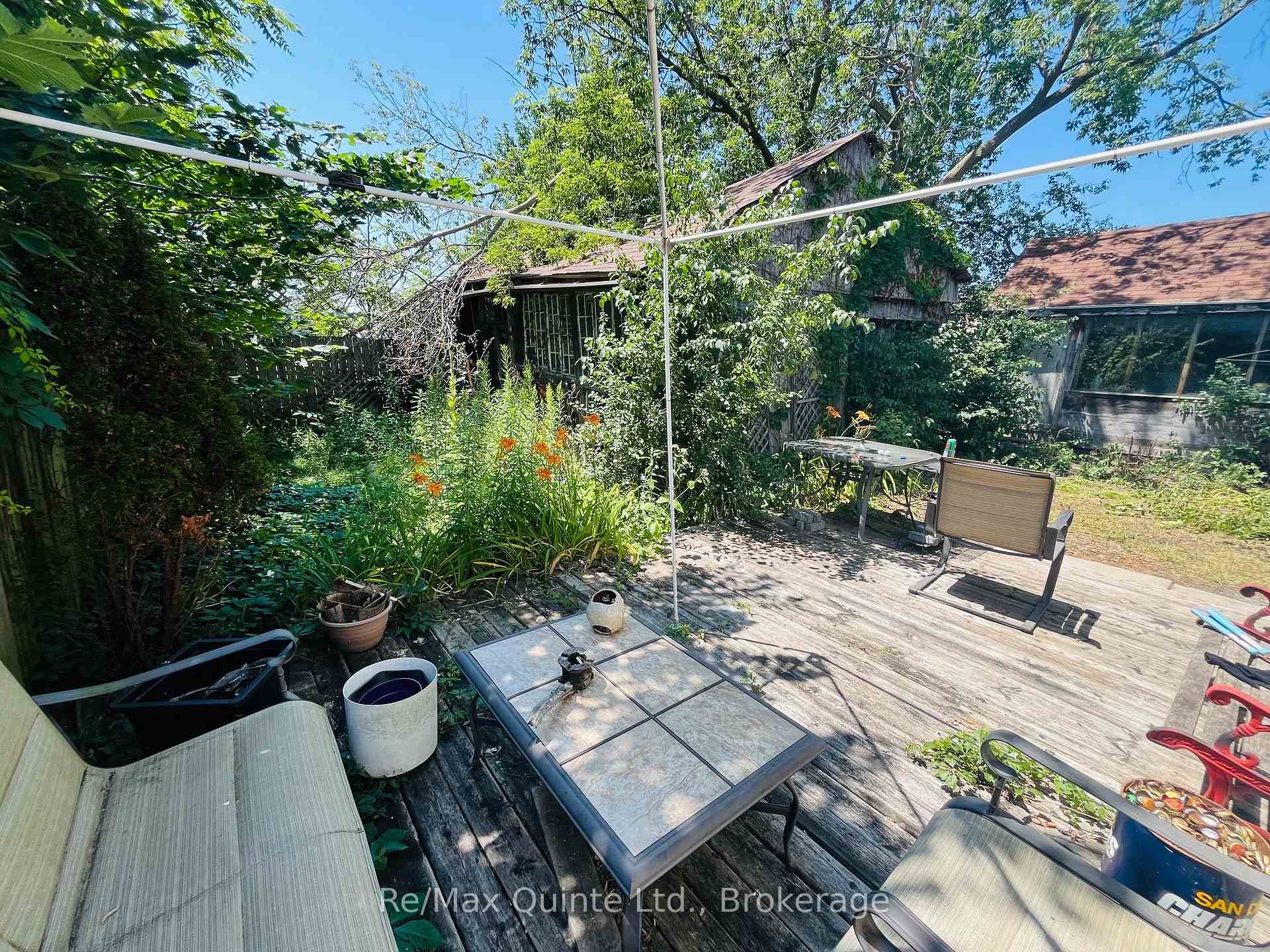 Photo 3 of 92 Foster Avenue S, Belleville, Belleville Ward — HOMEH