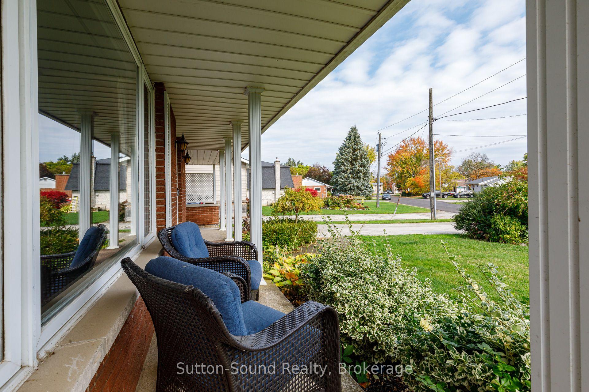 Photo 3 of 48 Union Street, Meaford — HOMEH