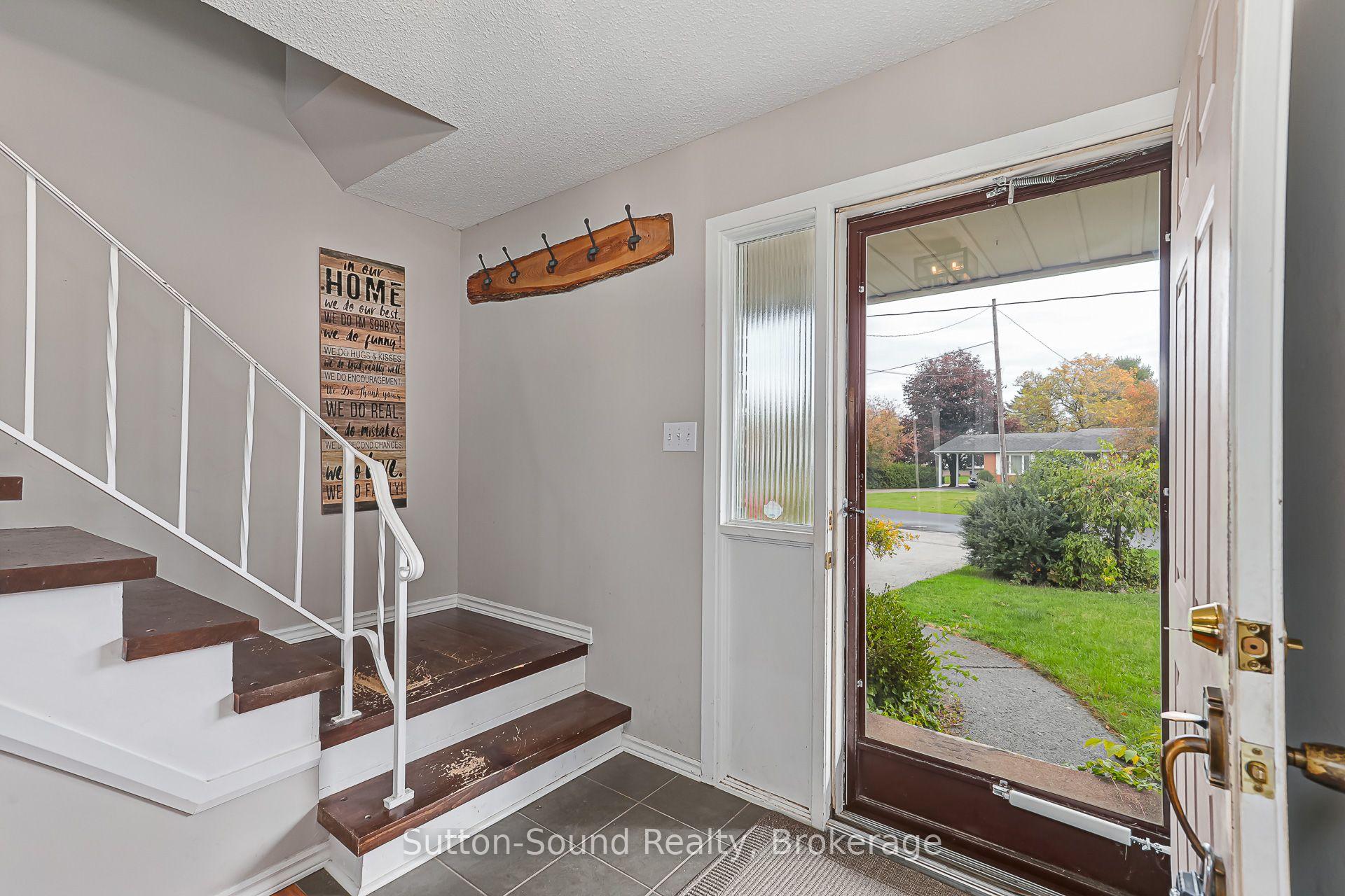 Photo 4 of 48 Union Street, Meaford — HOMEH