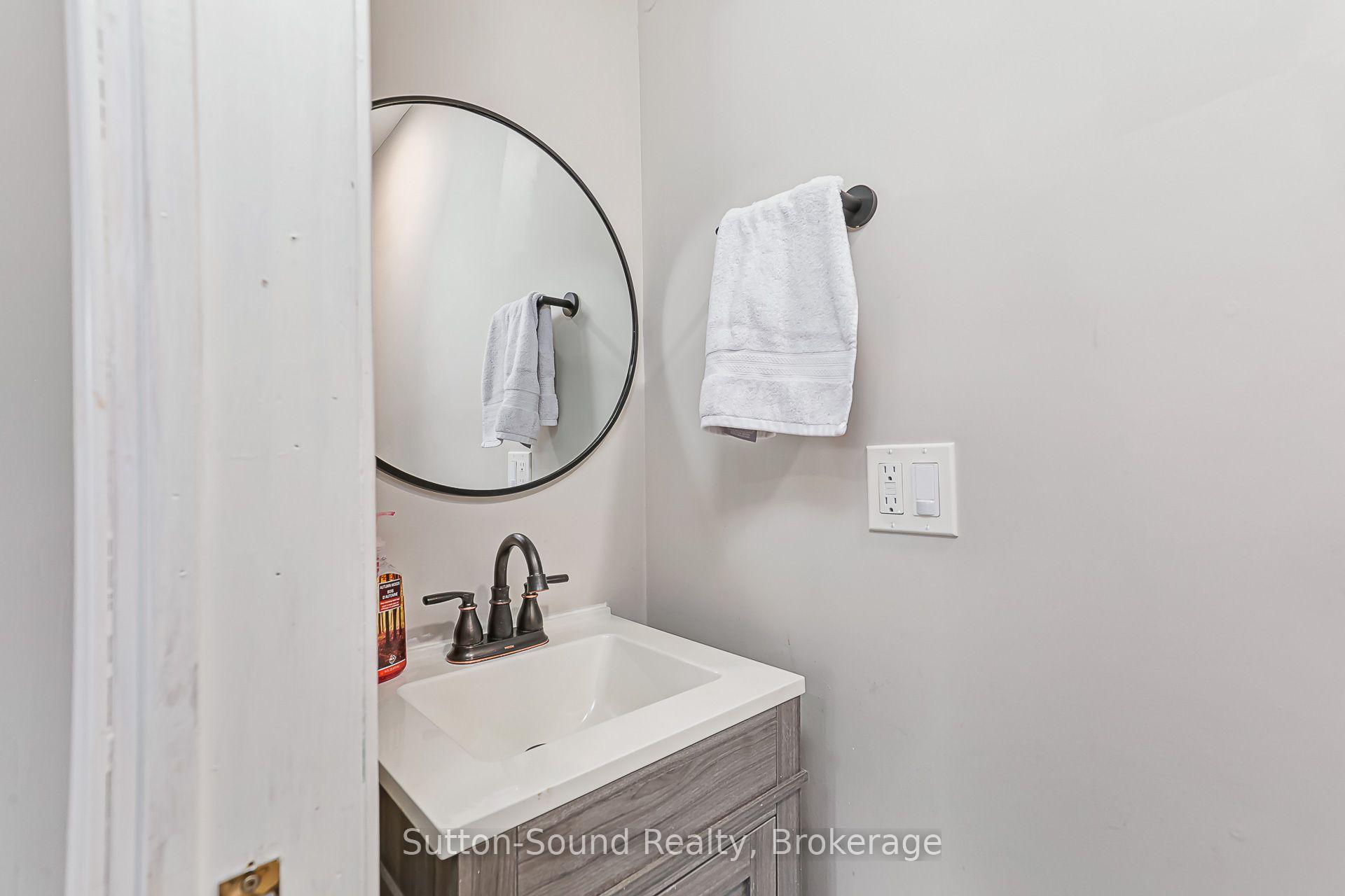 Photo 6 of 48 Union Street, Meaford — HOMEH