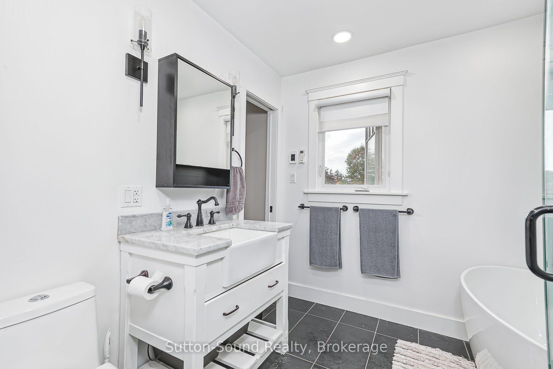 Photo 22 of 48 Union Street, Meaford — HOMEH