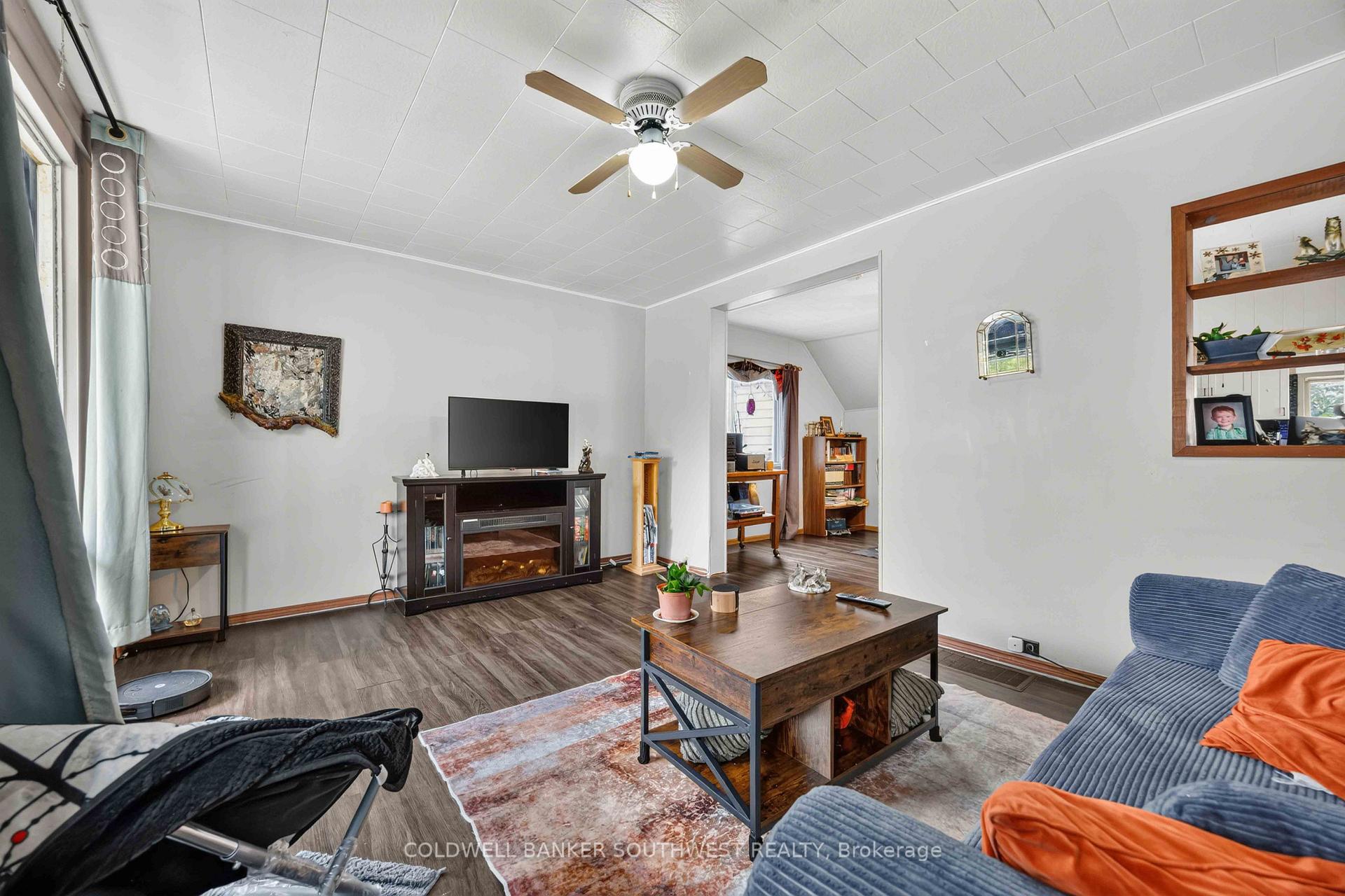 Photo 5 of 265 Maxwell Street, Sarnia — HOMEH