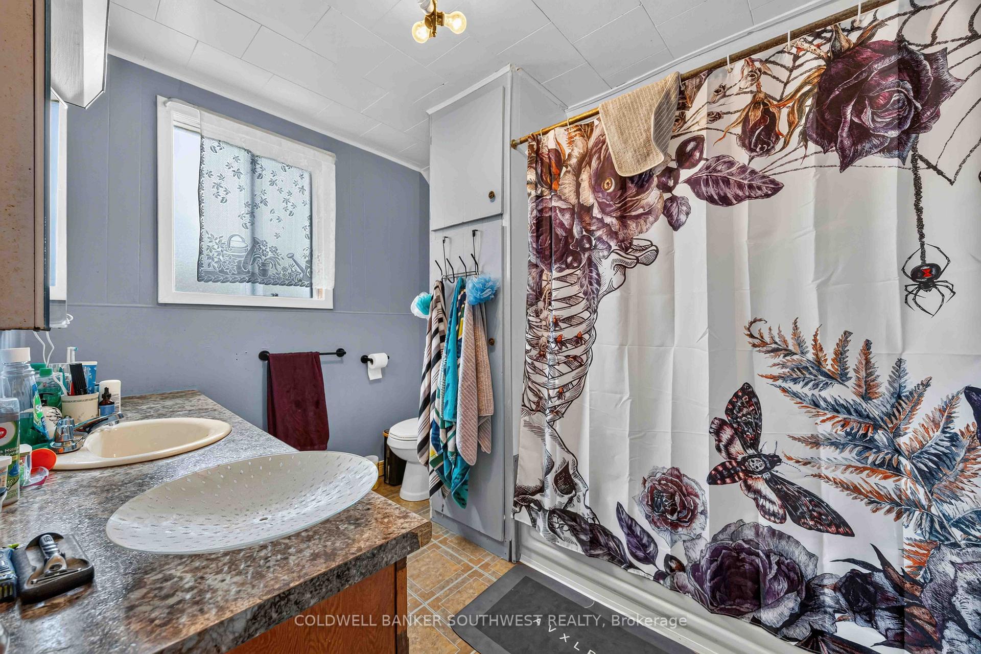 Photo 21 of 265 Maxwell Street, Sarnia — HOMEH
