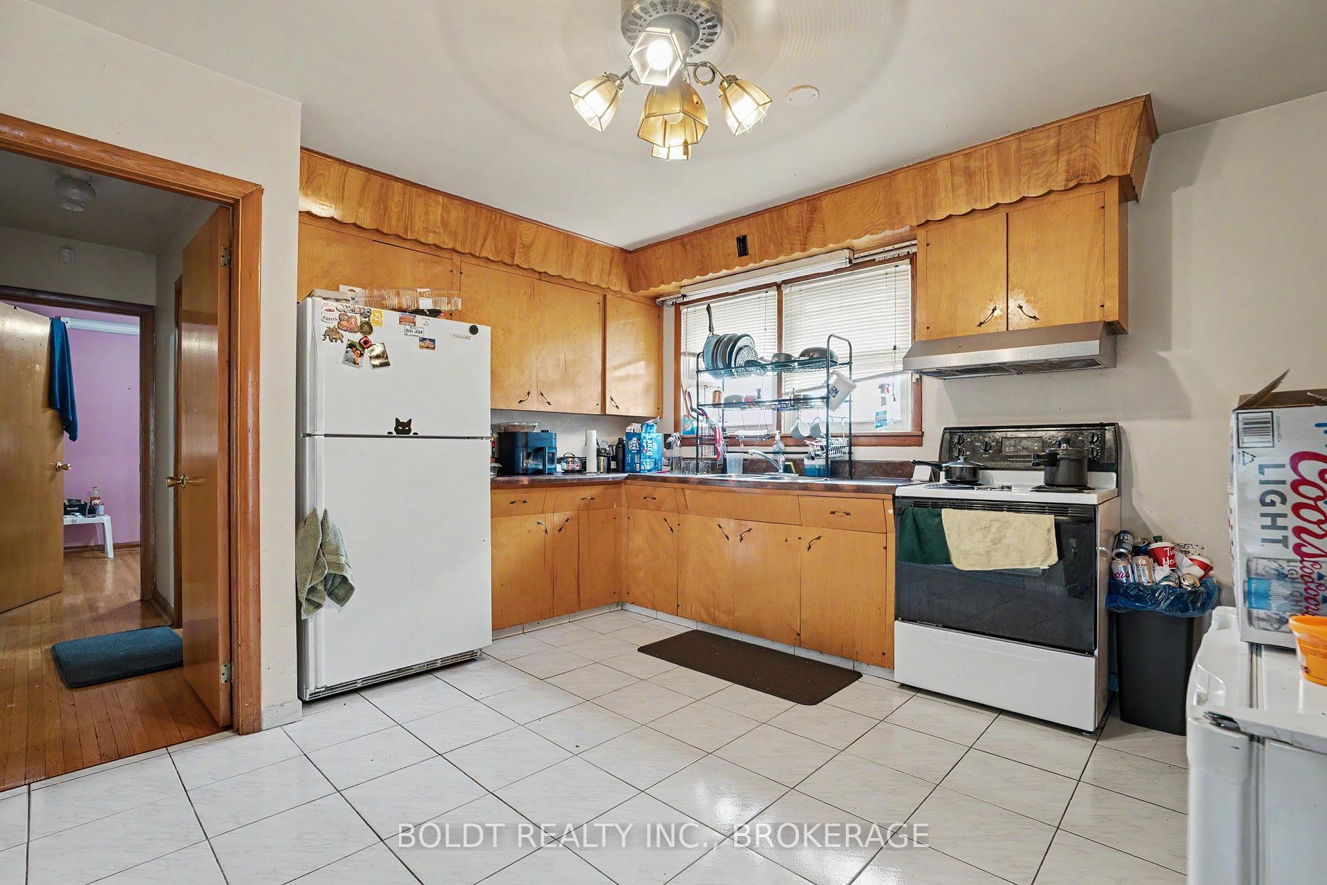 Photo 3 of 5568 Drummond Road, Niagara Falls, Hospital — HOMEH
