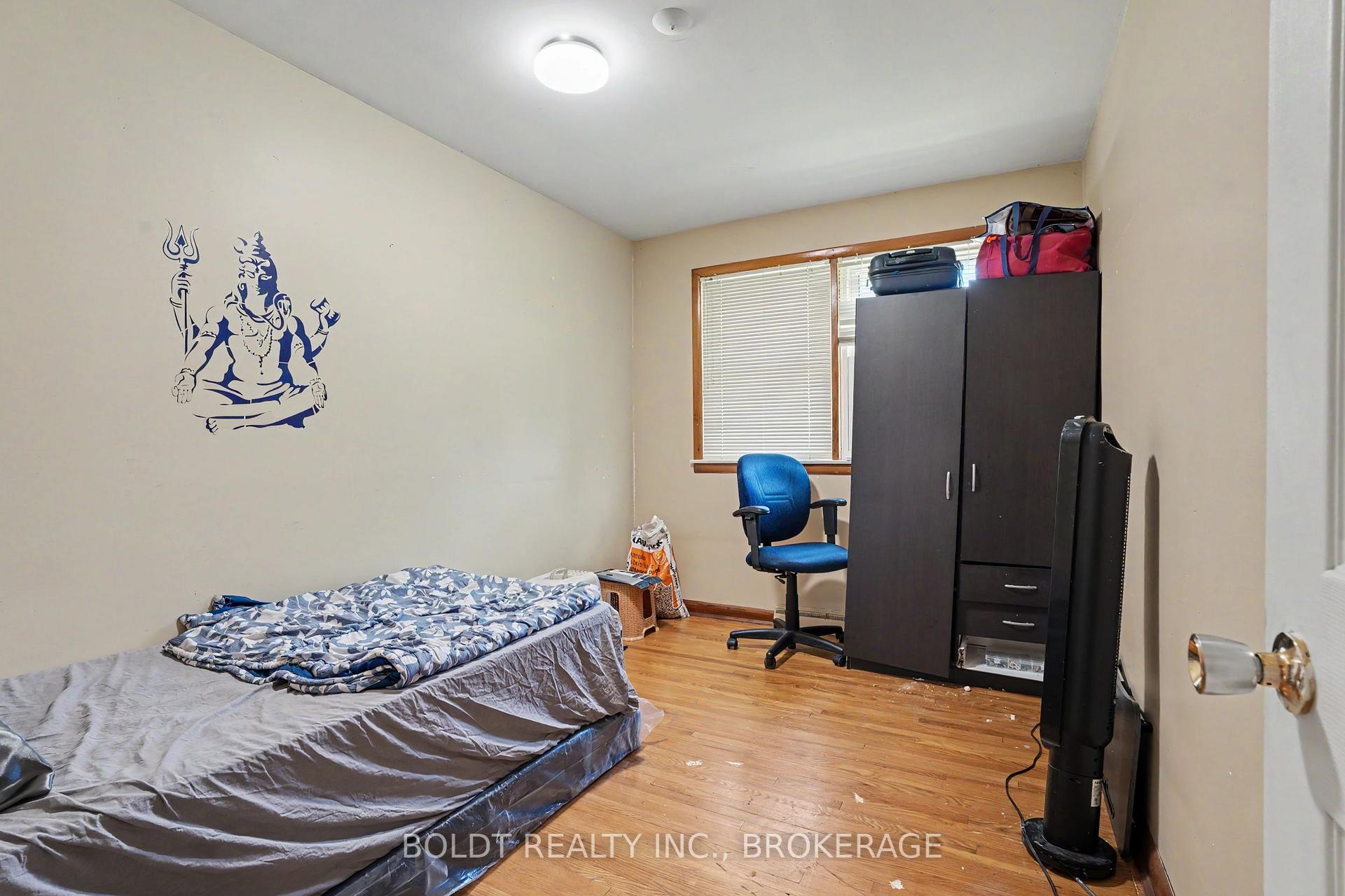 Photo 4 of 5568 Drummond Road, Niagara Falls, Hospital — HOMEH