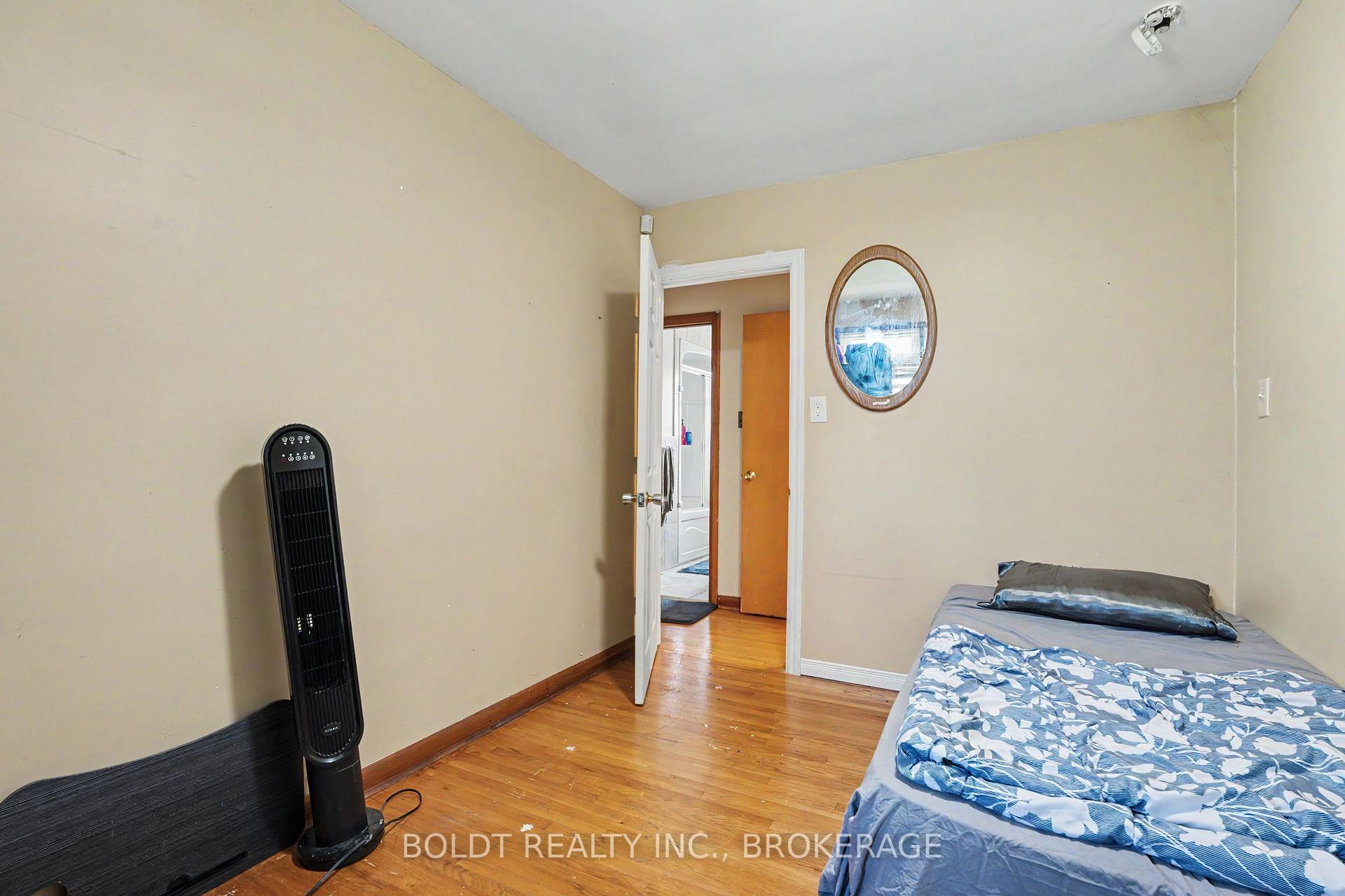 Photo 5 of 5568 Drummond Road, Niagara Falls, Hospital — HOMEH