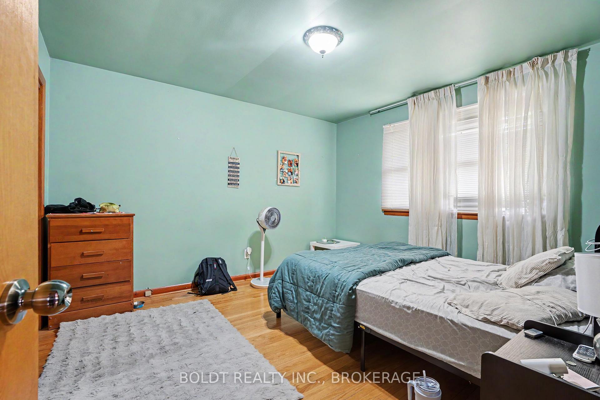 Photo 6 of 5568 Drummond Road, Niagara Falls, Hospital — HOMEH