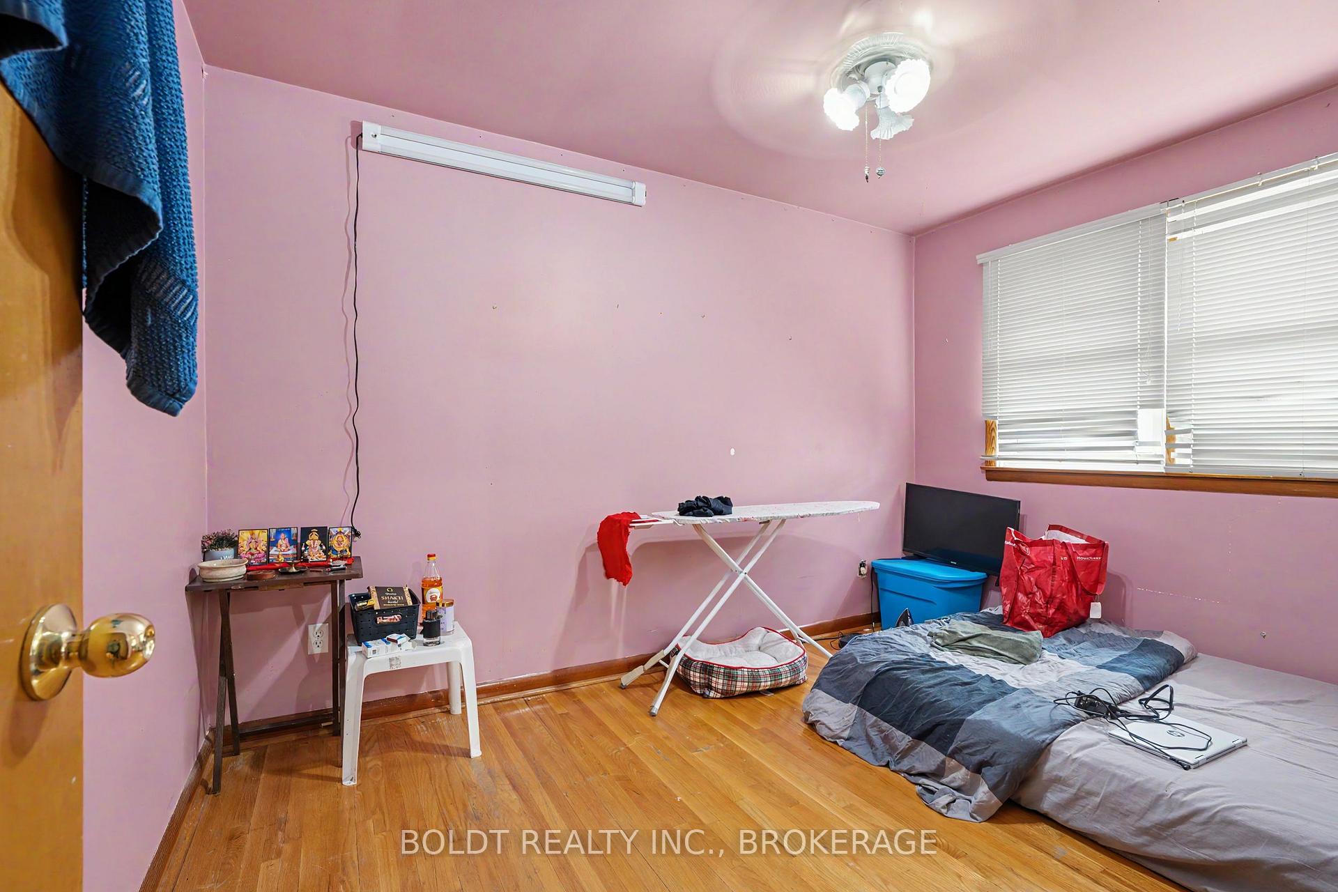 Photo 8 of 5568 Drummond Road, Niagara Falls, Hospital — HOMEH