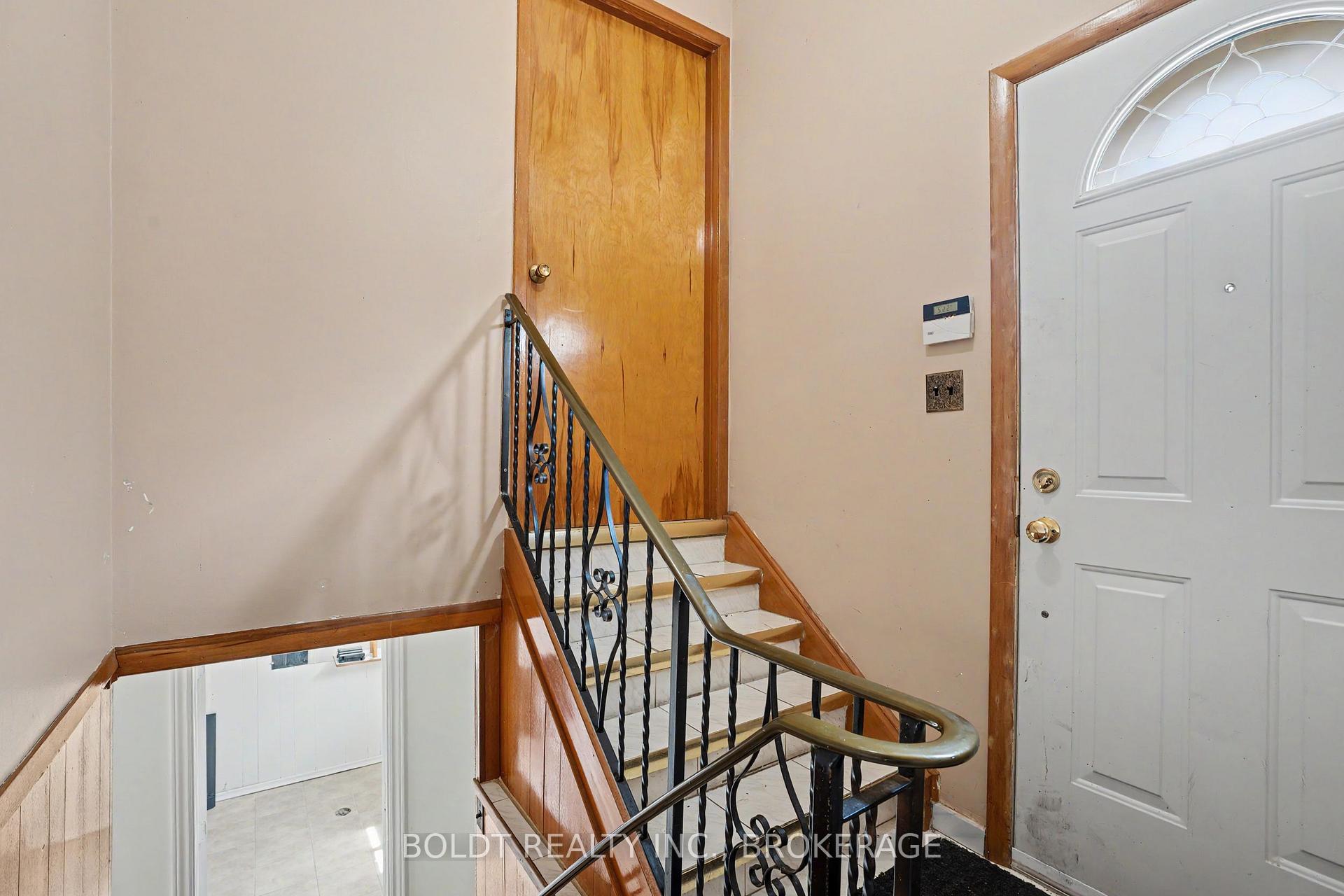 Photo 10 of 5568 Drummond Road, Niagara Falls, Hospital — HOMEH
