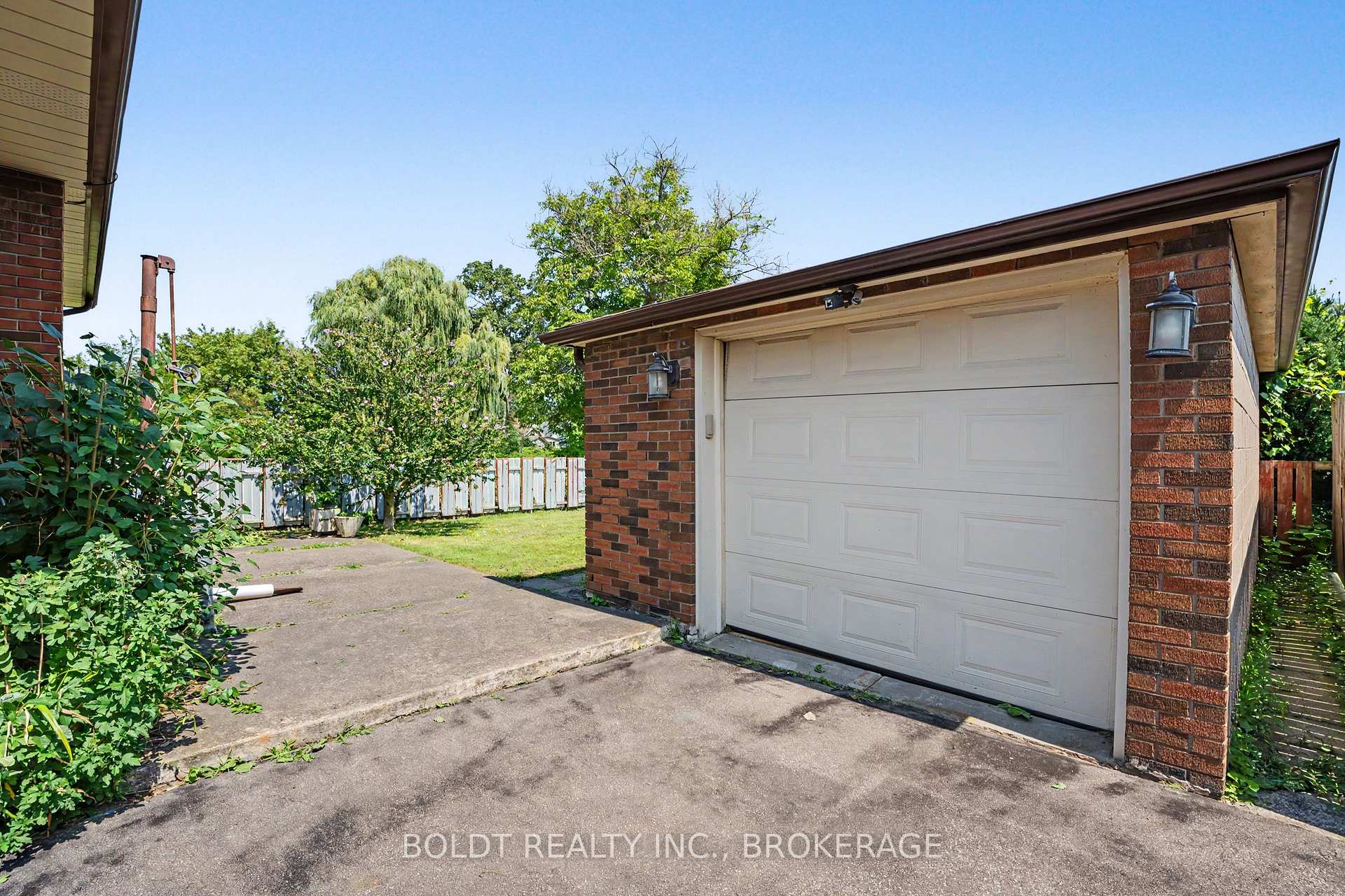 Photo 12 of 5568 Drummond Road, Niagara Falls, Hospital — HOMEH