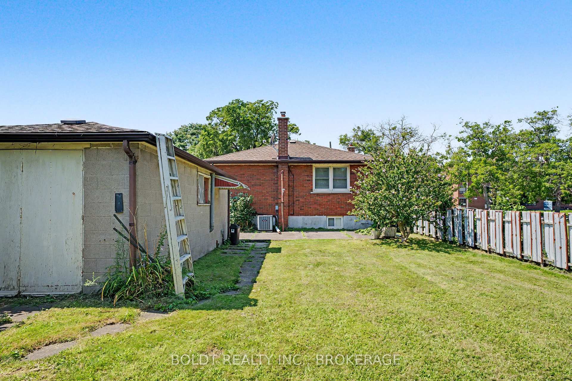 Photo 13 of 5568 Drummond Road, Niagara Falls, Hospital — HOMEH