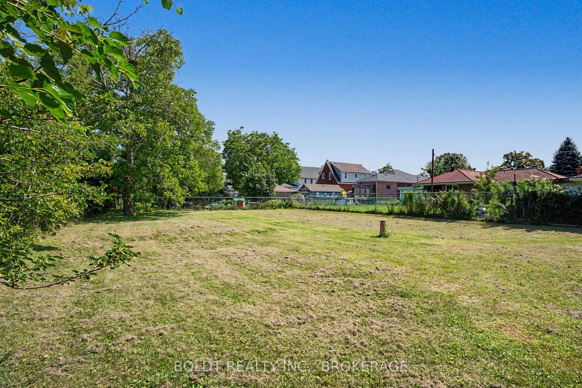 Photo 20 of 5568 Drummond Road, Niagara Falls, Hospital — HOMEH
